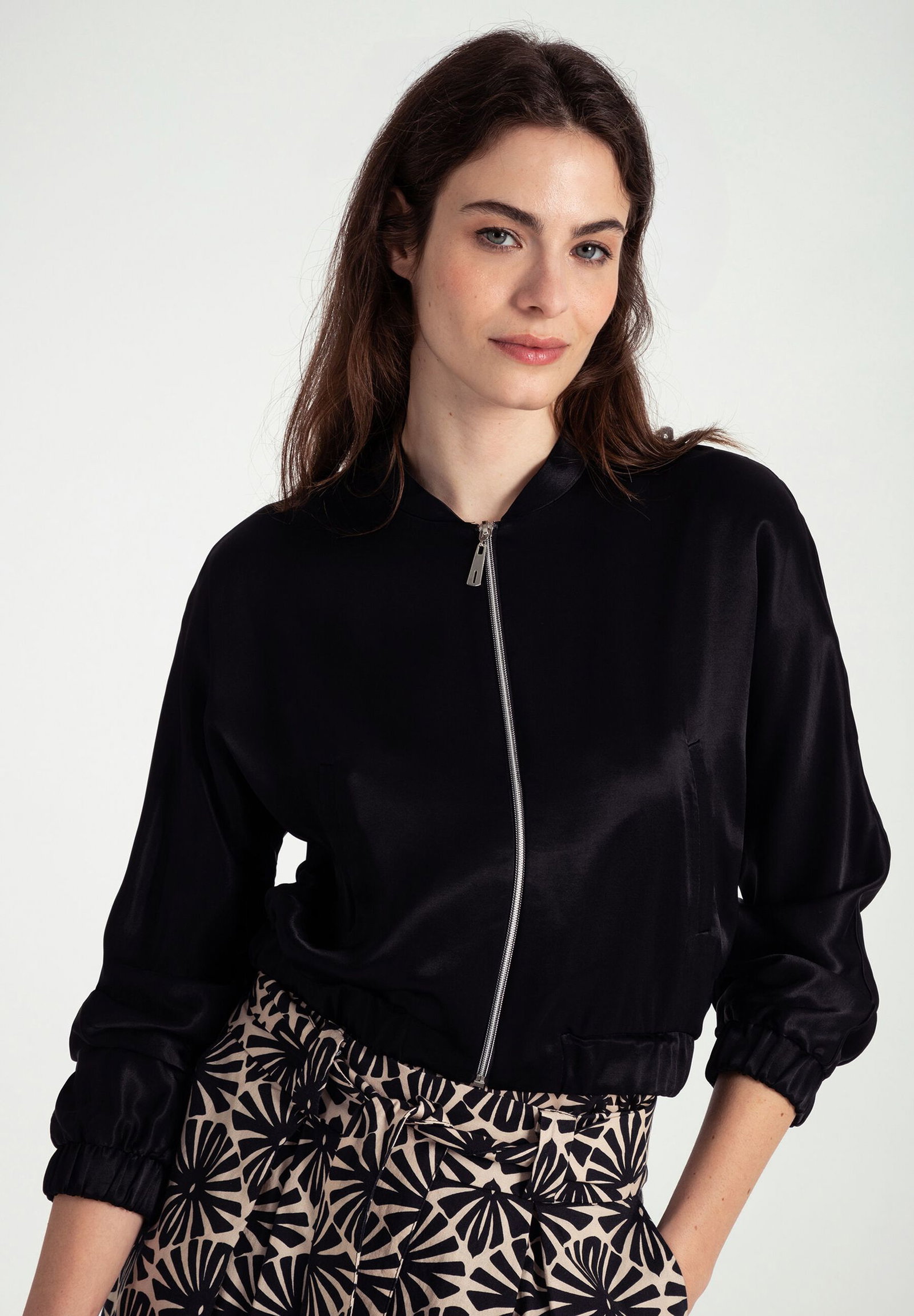 More & More |  More & More Satin-Blouson  | 38 | schwarz