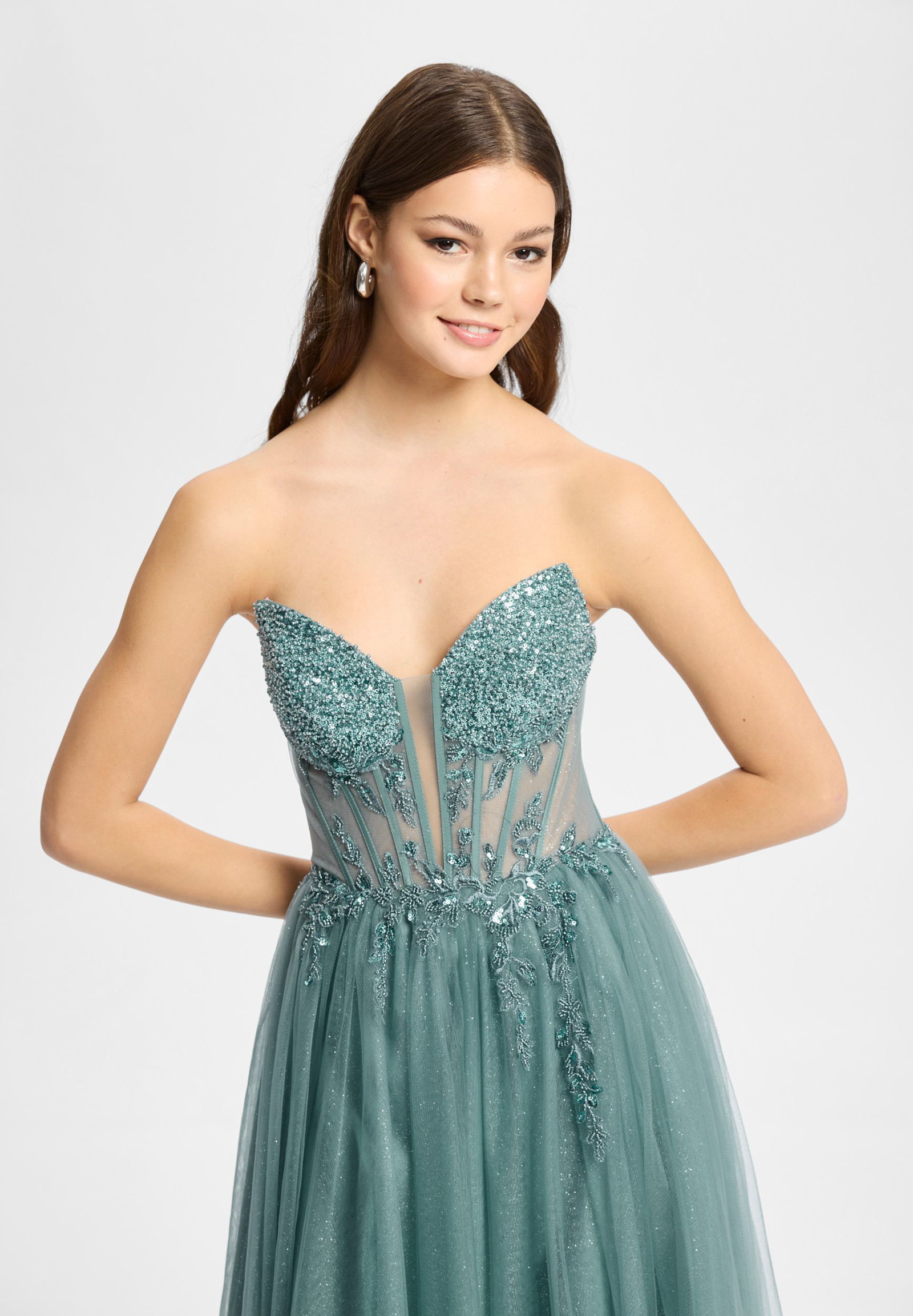 bd8e8548f29a4ae1b0f334d11ca3a17f | Tüllkleid mit Schimmereffekt | 36