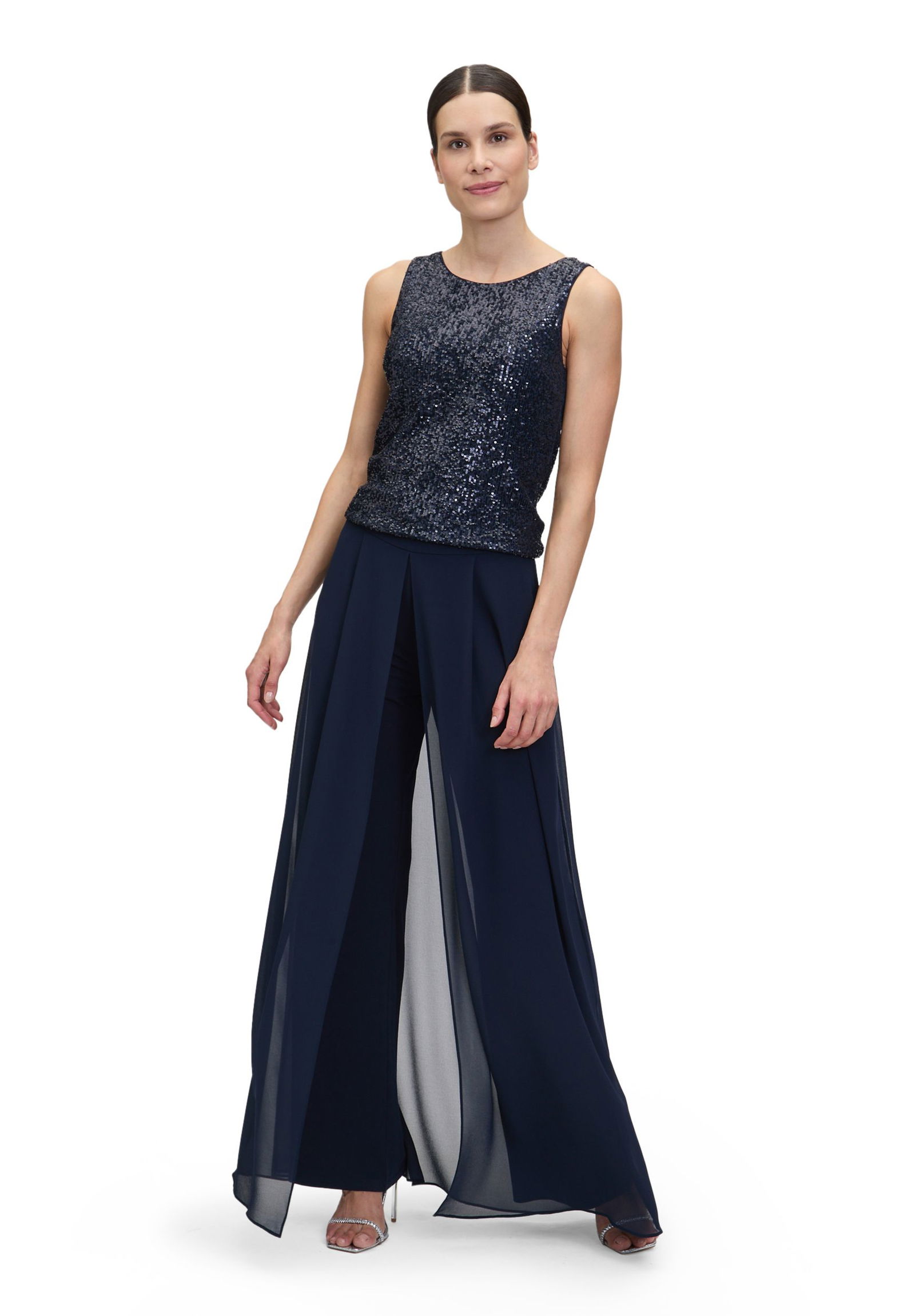 Vera Mont |  Hosenrock | 48 | night sky
