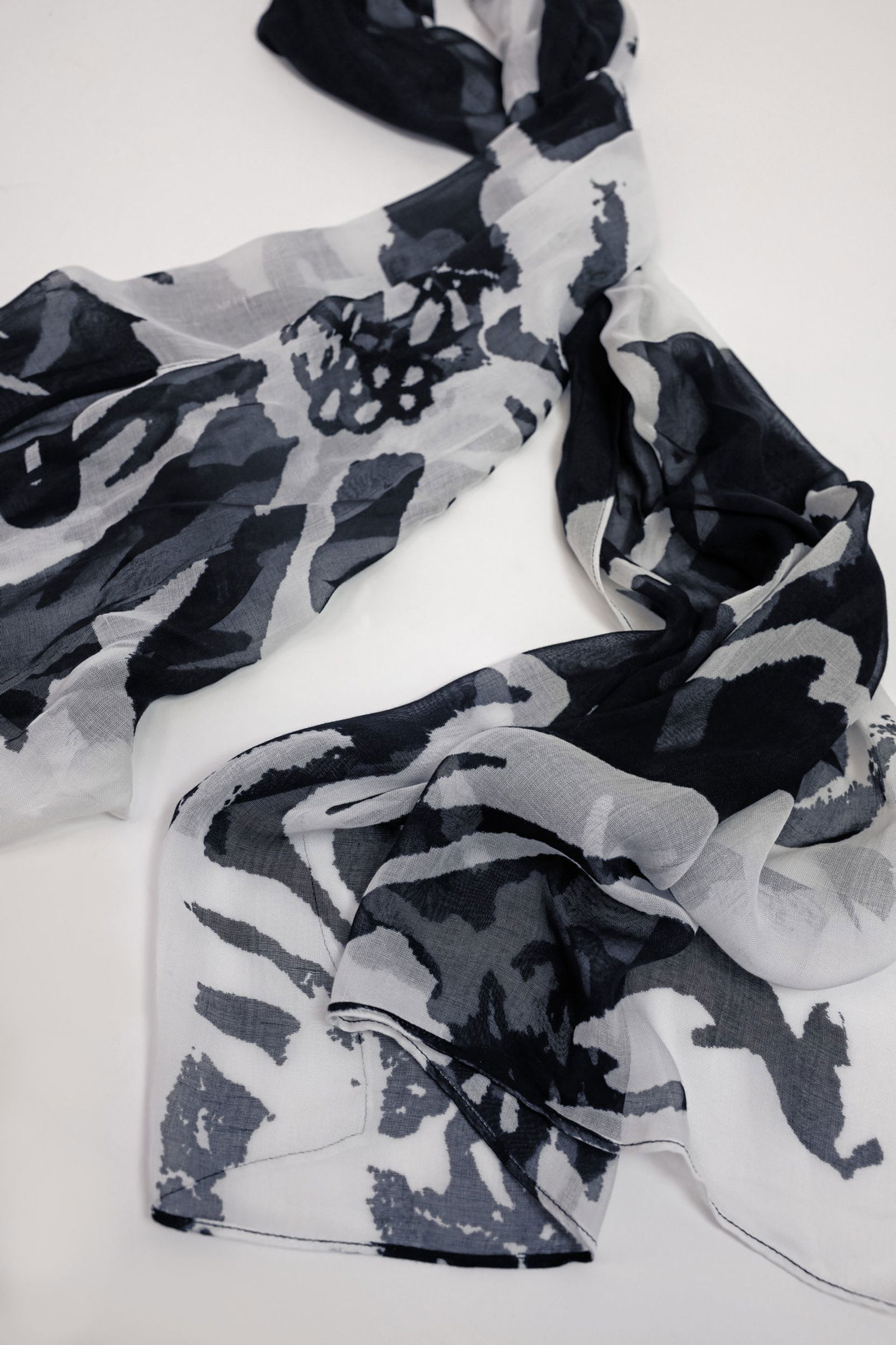 Monari |  Monari Tuch  | OS