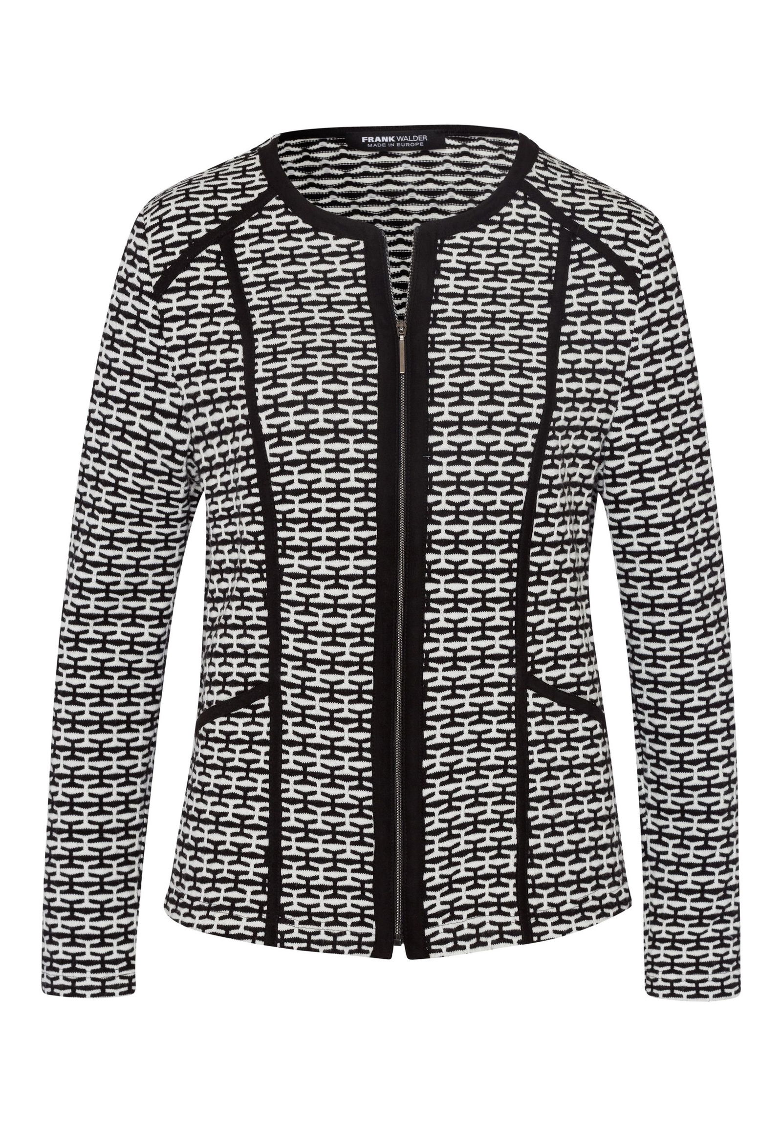 016b6edad2e36a5b86bf353cf458453b | Strickjacke NOS mit modischen Streifen | 48