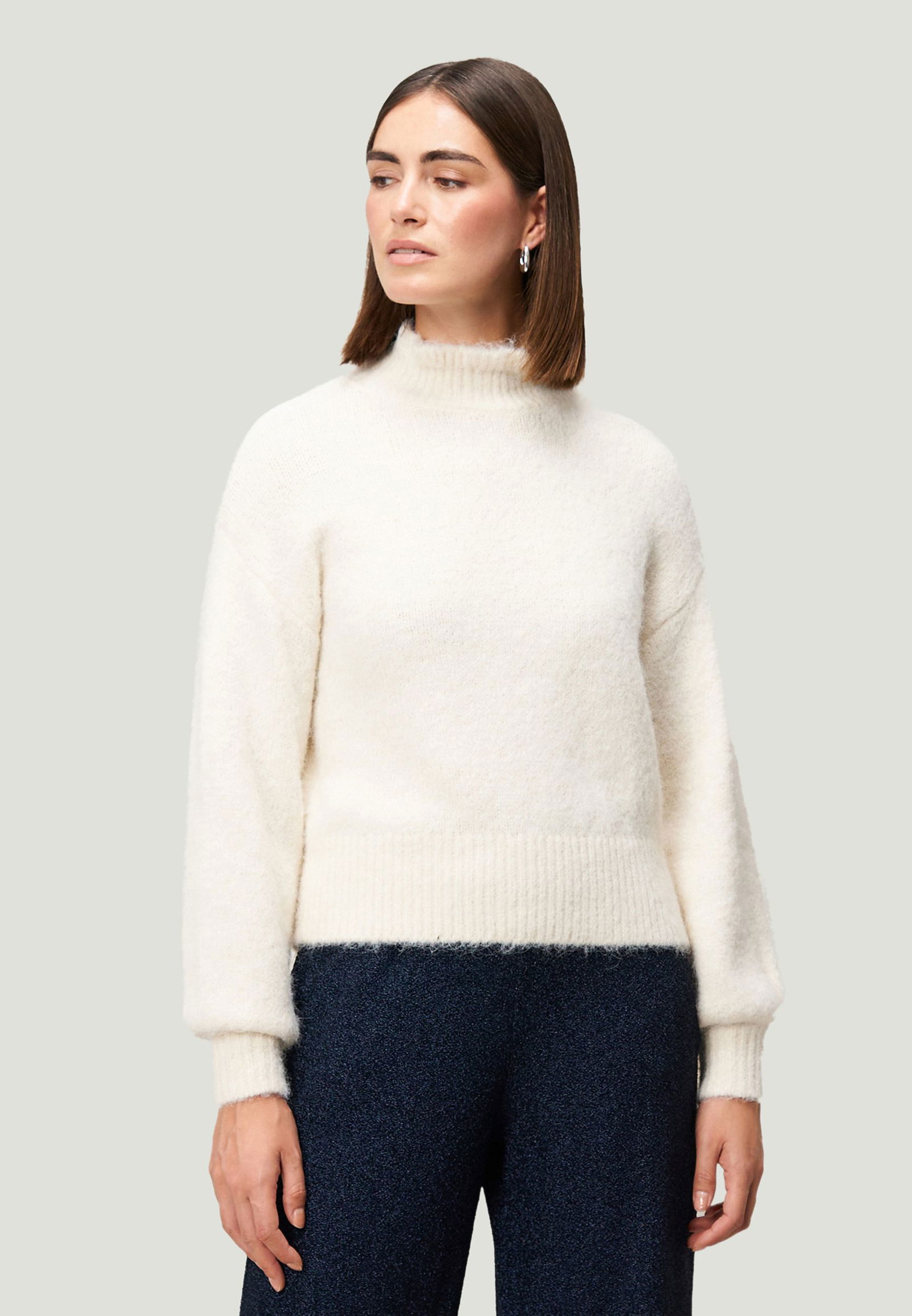 4526f31e19078cc3de82bba4f1740334 Zero | Zero Pullover | L | eggnog