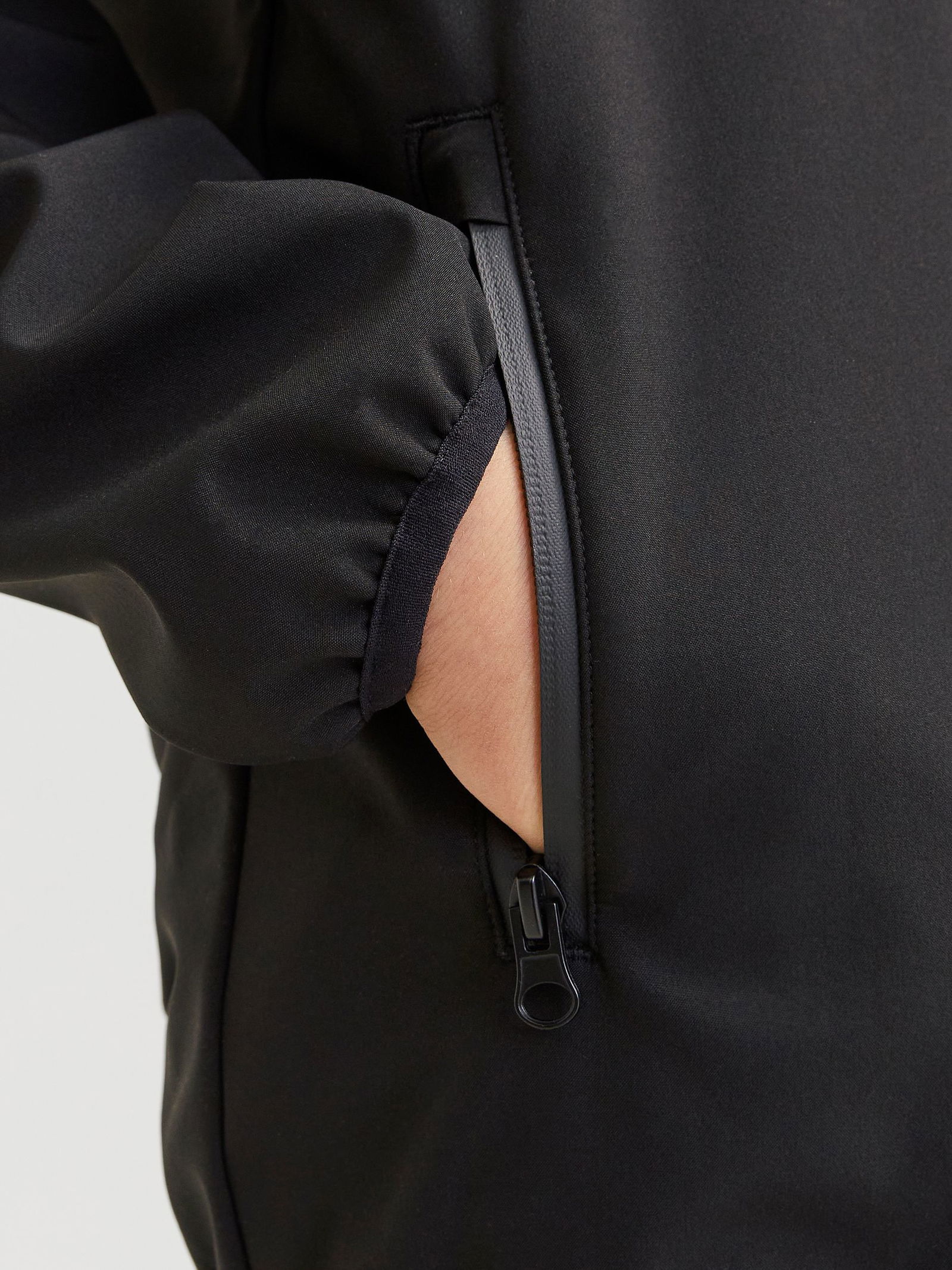 Jack&Jones |  JJTHEO SOFTSHELL JACKET NOOS JNR | 140 | black