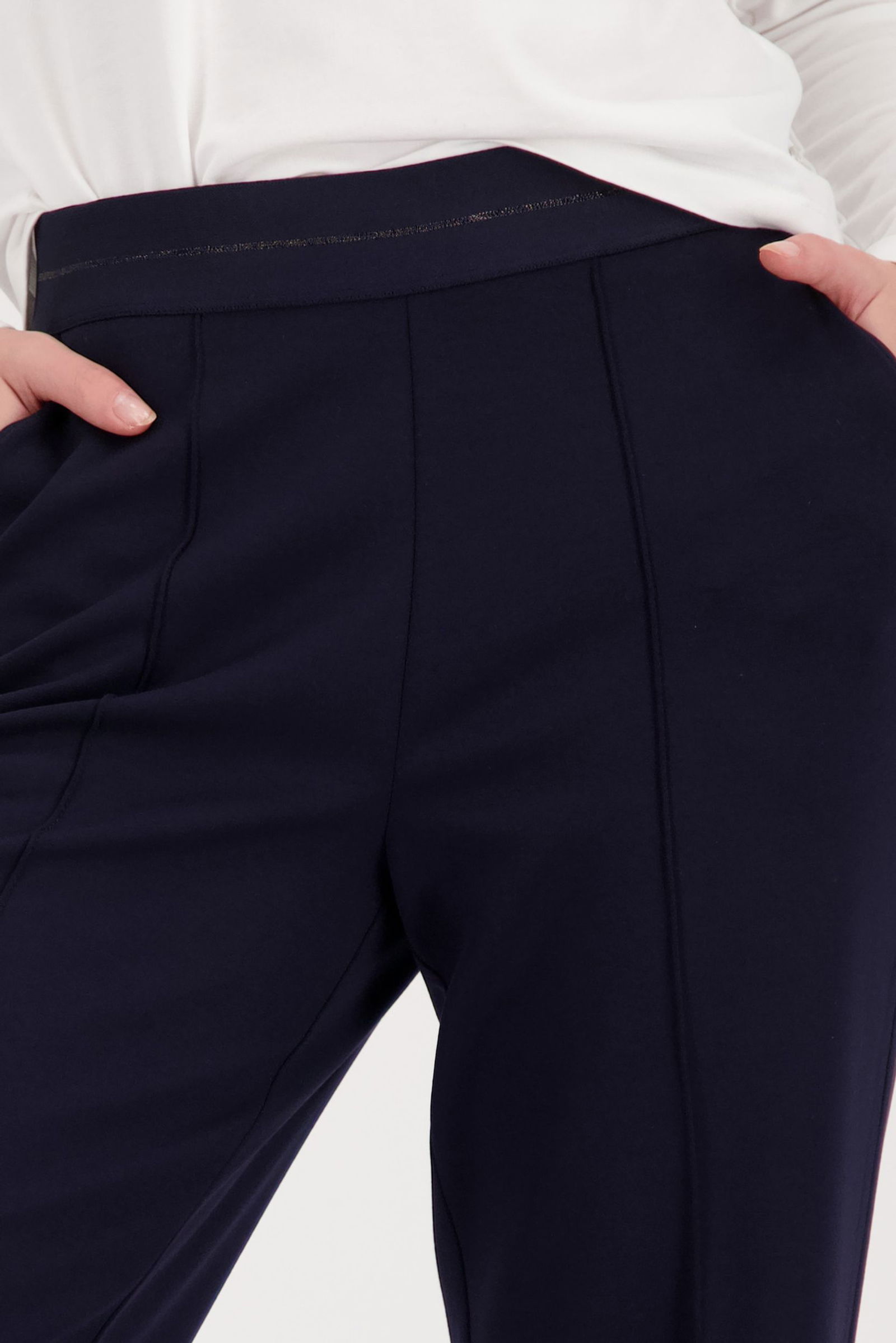 Monari |  Monari Schmale Hose  | 44