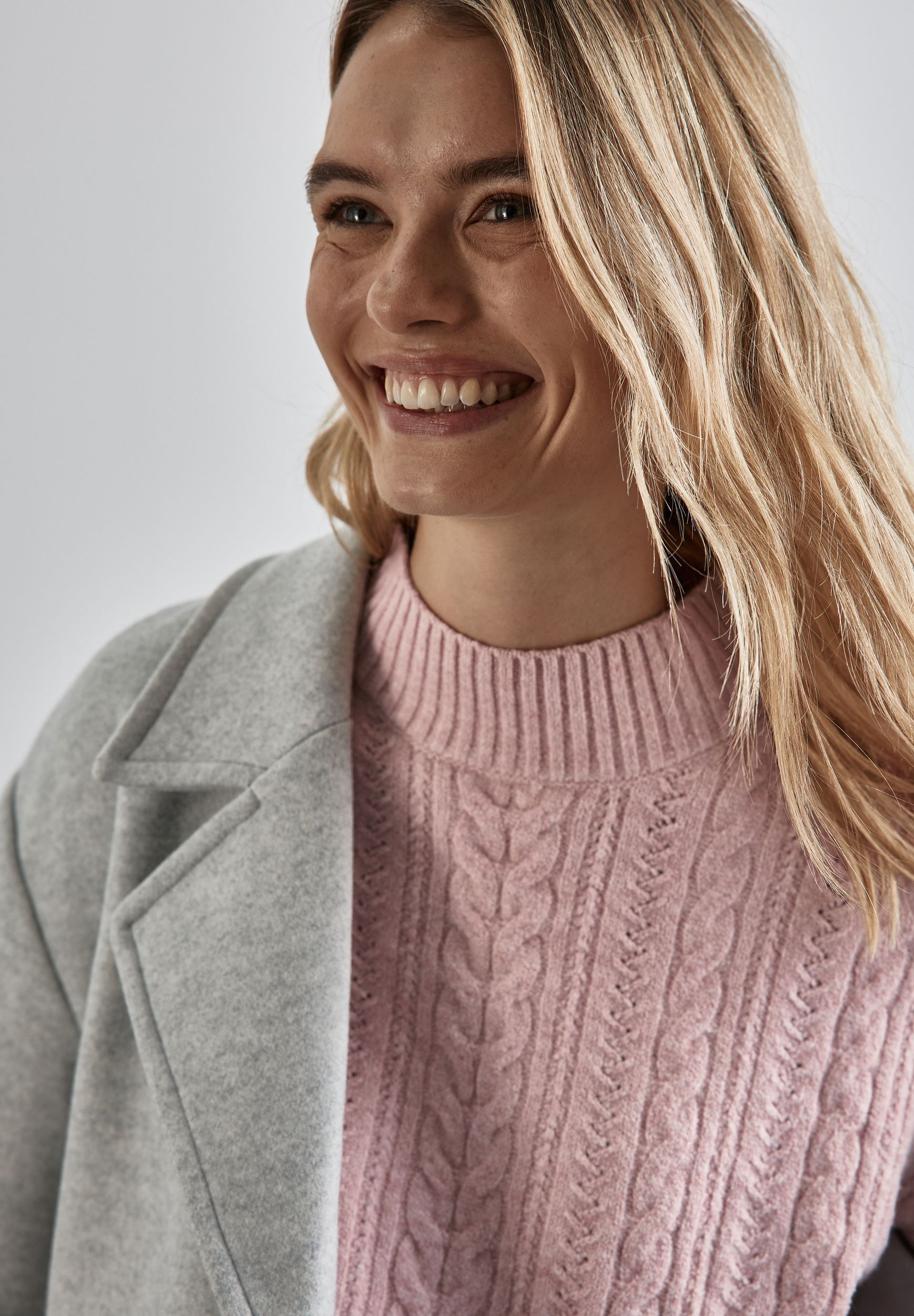  |  Pullover mit Strickmuster | 42 | 4565_15957