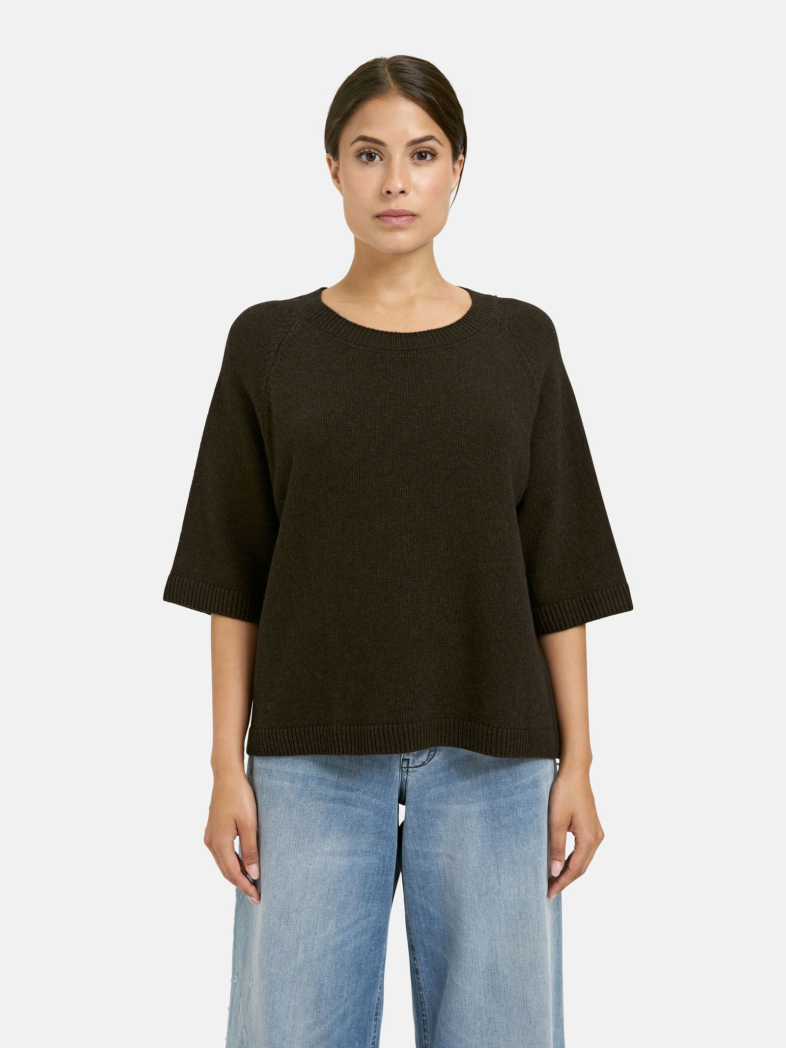  | Loose fit Pullover with 1/2 sleeves and round neck | XL