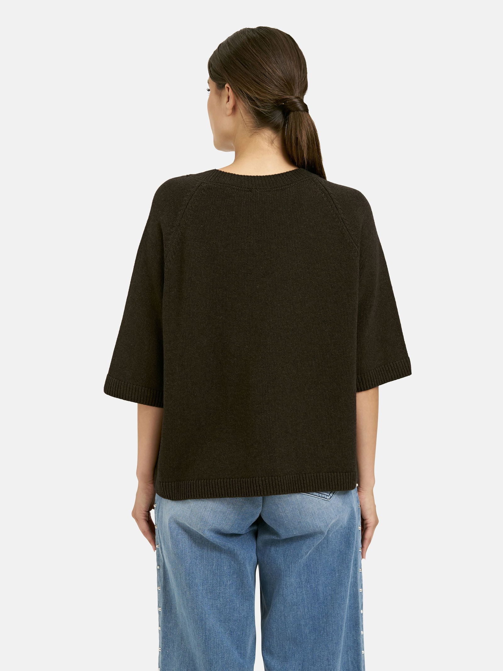  | Loose fit Pullover with 1/2 sleeves and round neck | XL