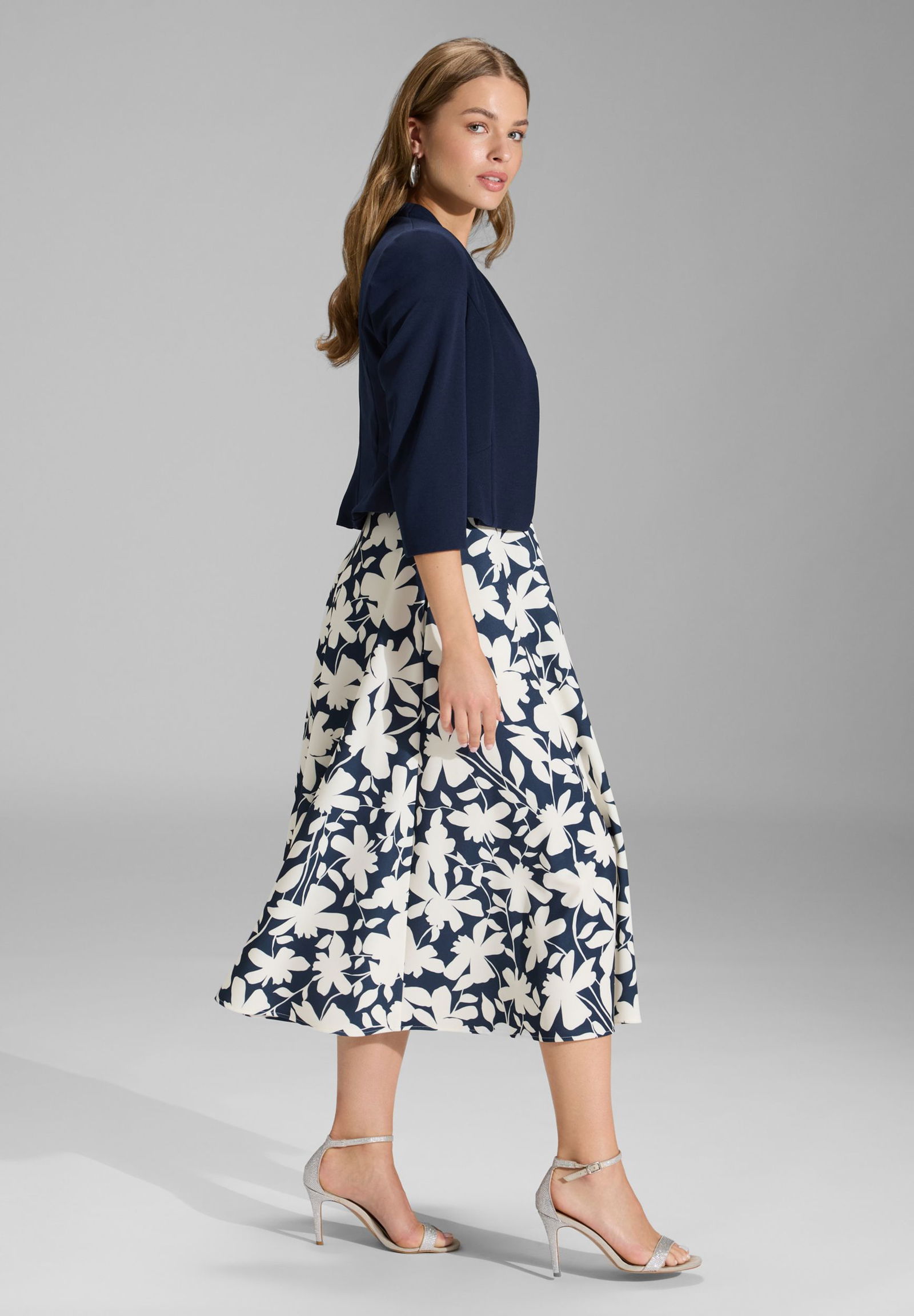 |  Taillierte Jacke aus Jersey Crêpe, black | 38 | navy