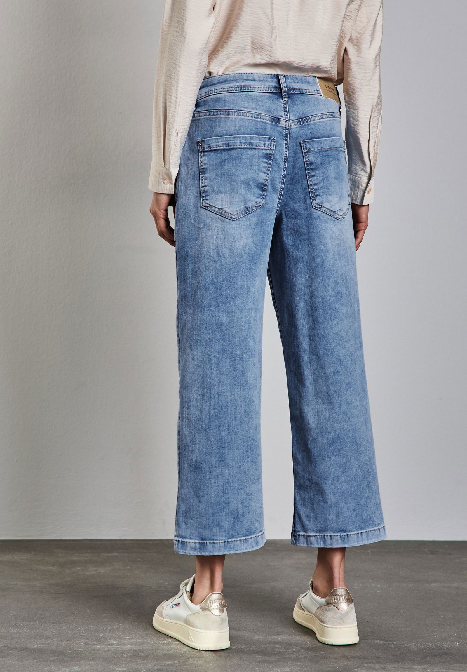 |  QR Style-Wide Leg,hw,light blu, Light blue washed | 31/26 | 4565_16574