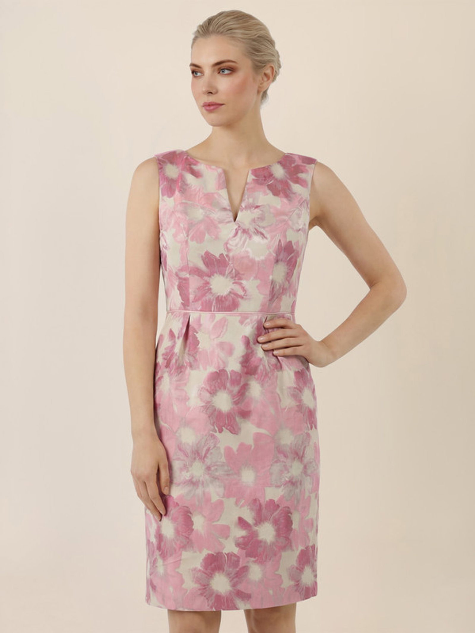 Apart Ärmelloses Etuikleid mit floralem Jacquard #2