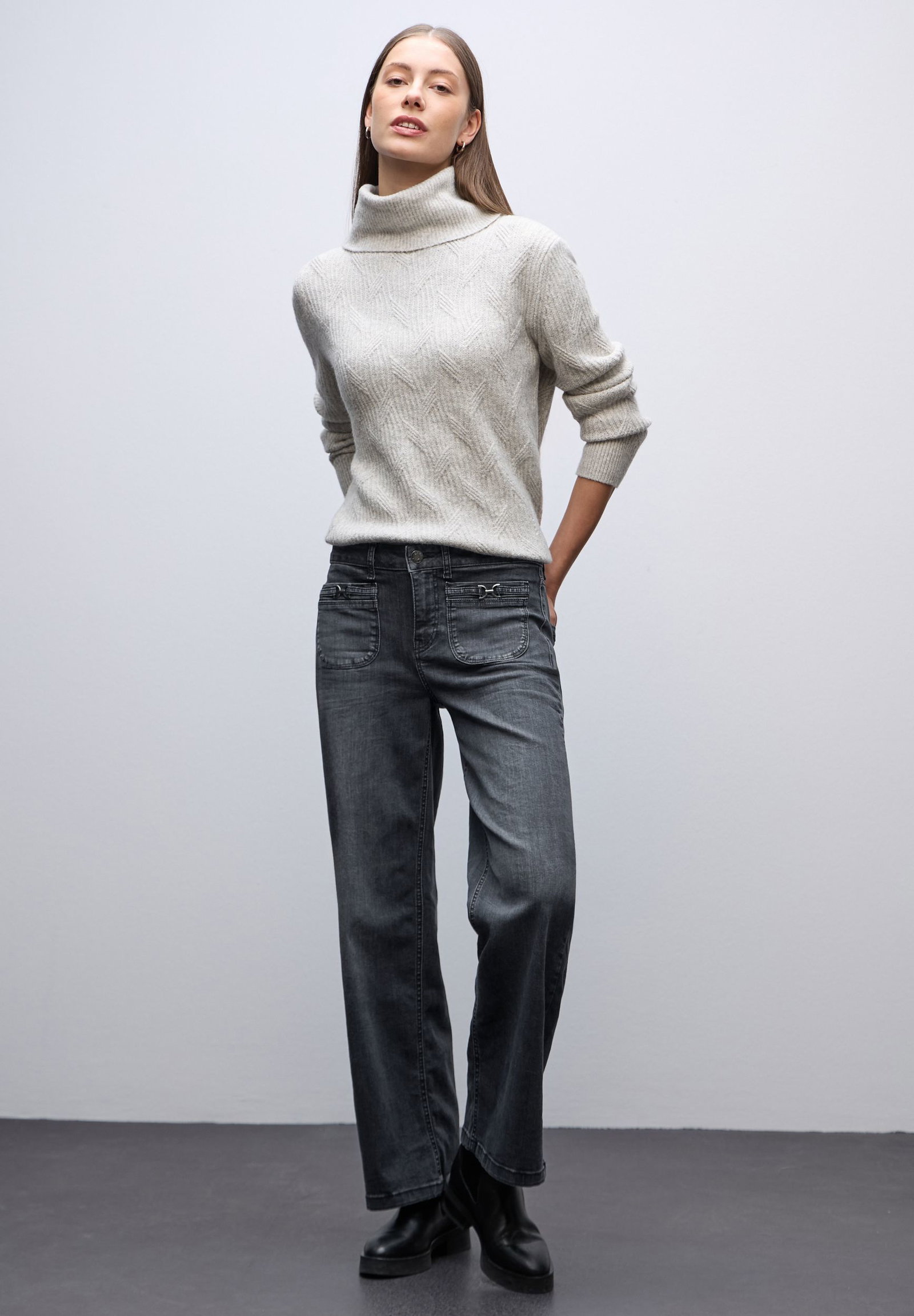 39d11e234018b9966342da49a33d4247 | Wide Leg Jeans | 32/30 | 4565_17483