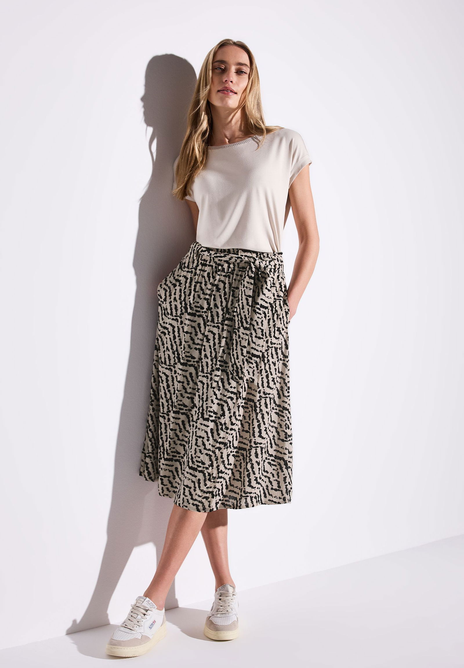  |  Fake wrap Paperbag_AOP, moonstone sand | 42 | 4565_36269