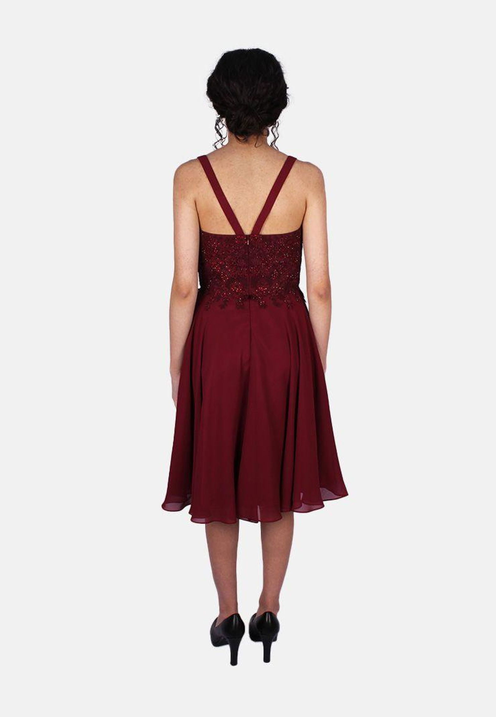 8b61e160fa79515422fa24155ae811a5 Luxuar Kurzes Kleid