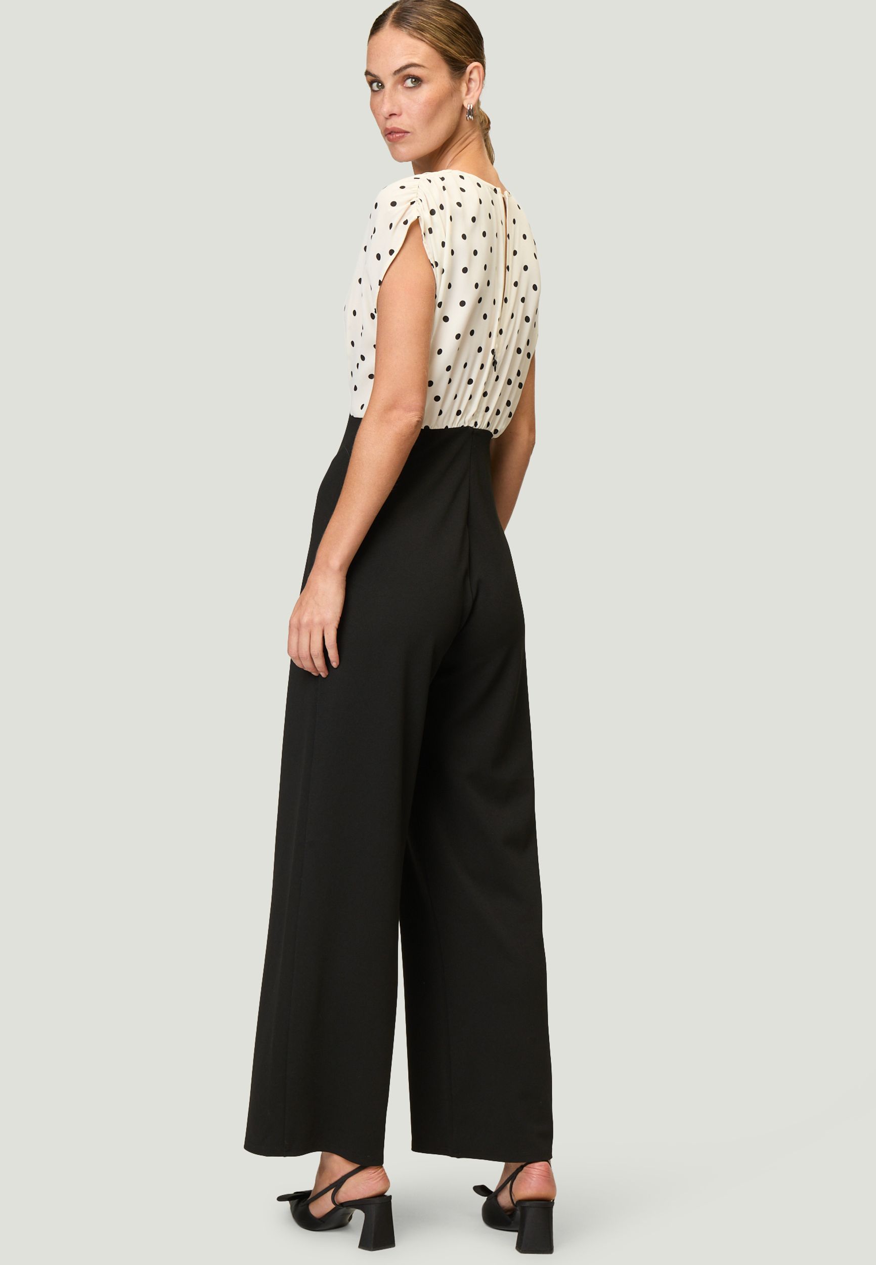 Zero |  Zero Jumpsuit  | 36 | creamblack