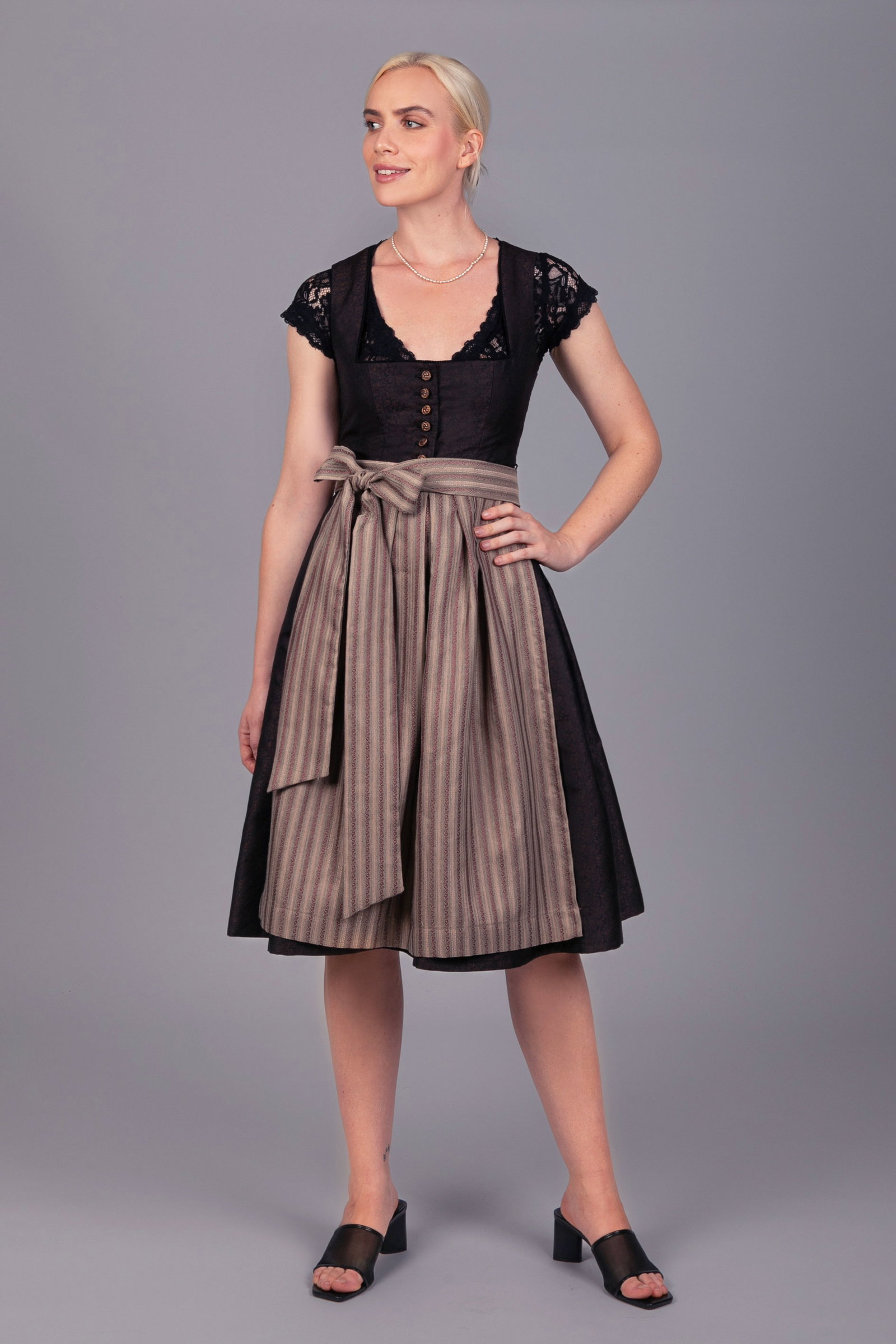 Edelnice Dirndl Mididirndl Dorothea in Schwarz und Gold #2
