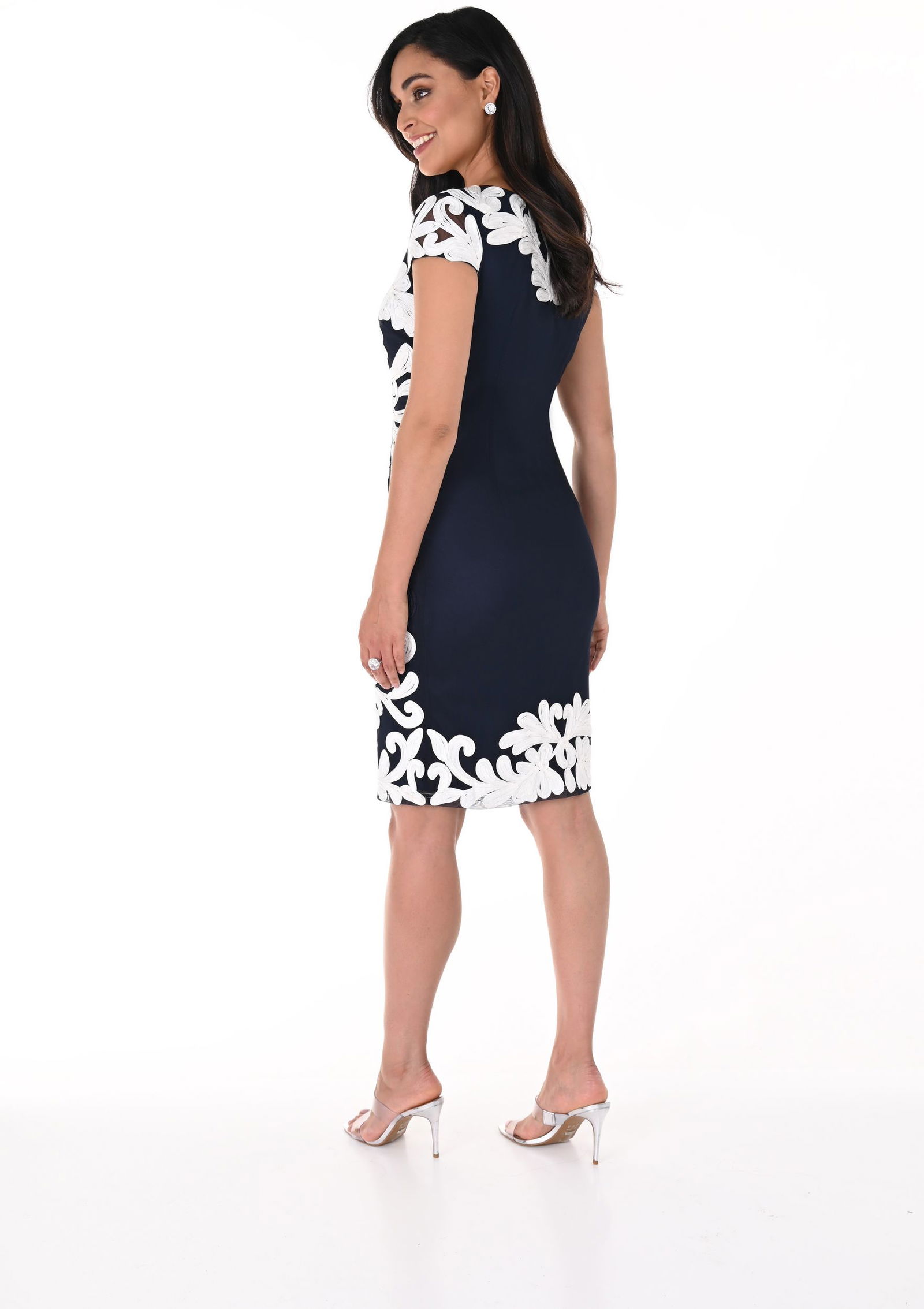 eedeeb28220f017256985d83dcfa3106 | Kleid kurz Basic festlich | 42