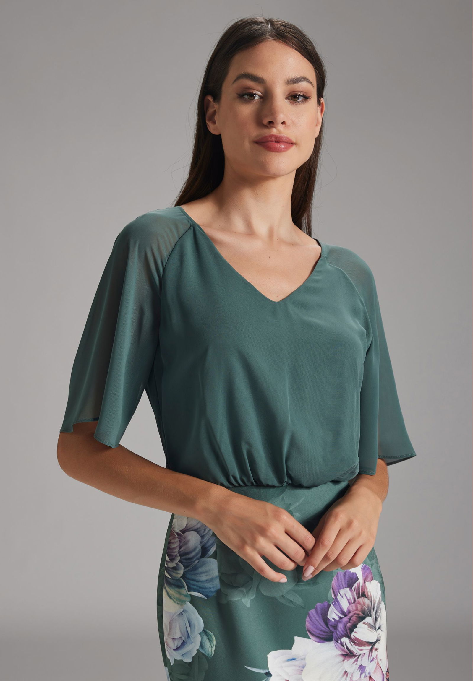 48bc46b3367cd8832668295c2e537e5b SWING Kurzes Kleid