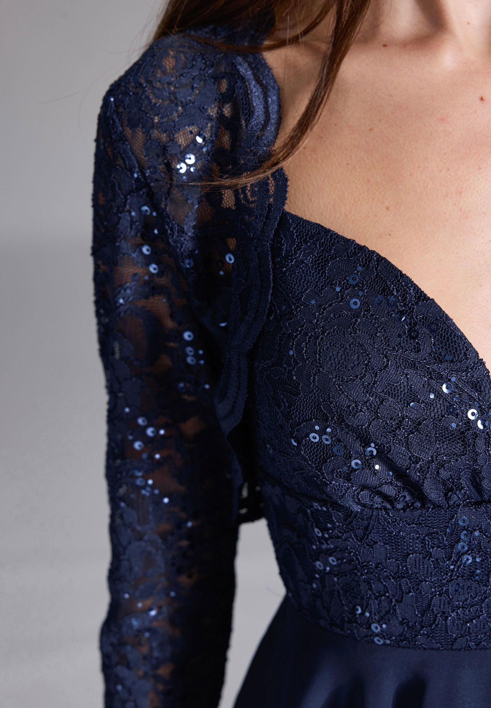 |  Bolero aus Spitze mit Bogenkante, navy | 32 | navy