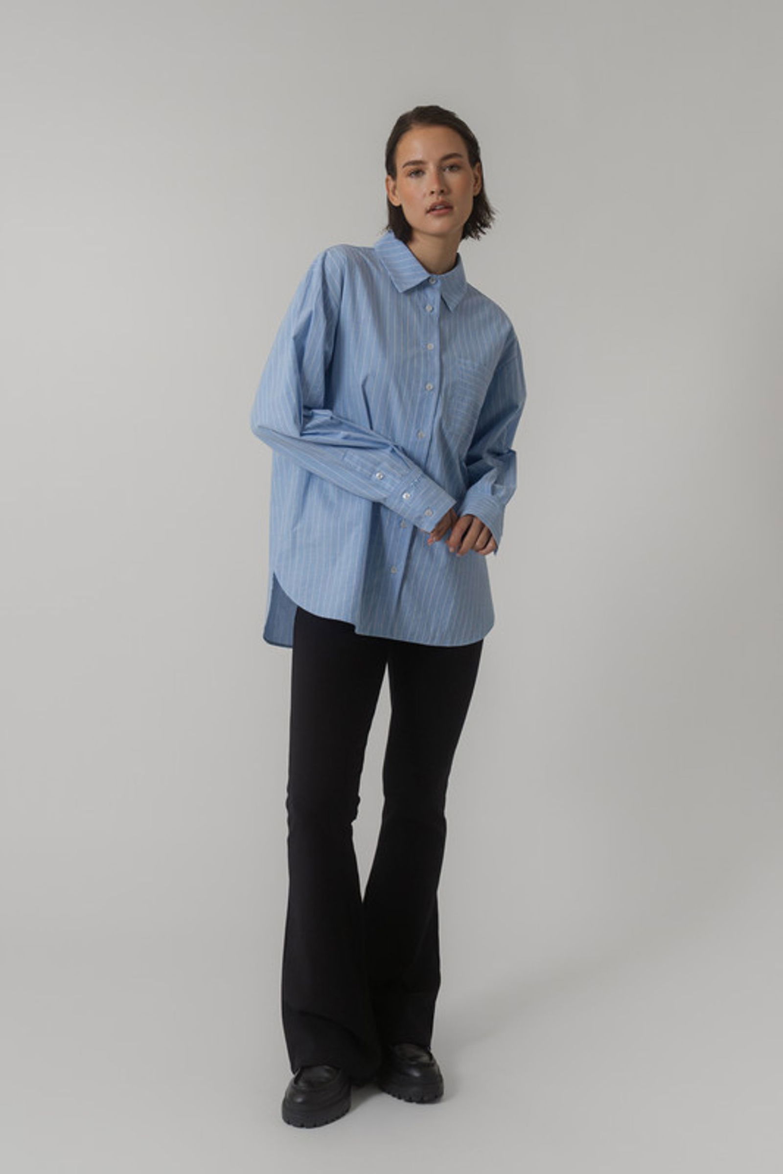 53fc9e2bf1f8d7fe13710368338b0725 Oh April |  Oh April Hemdbluse  | L | ice blue