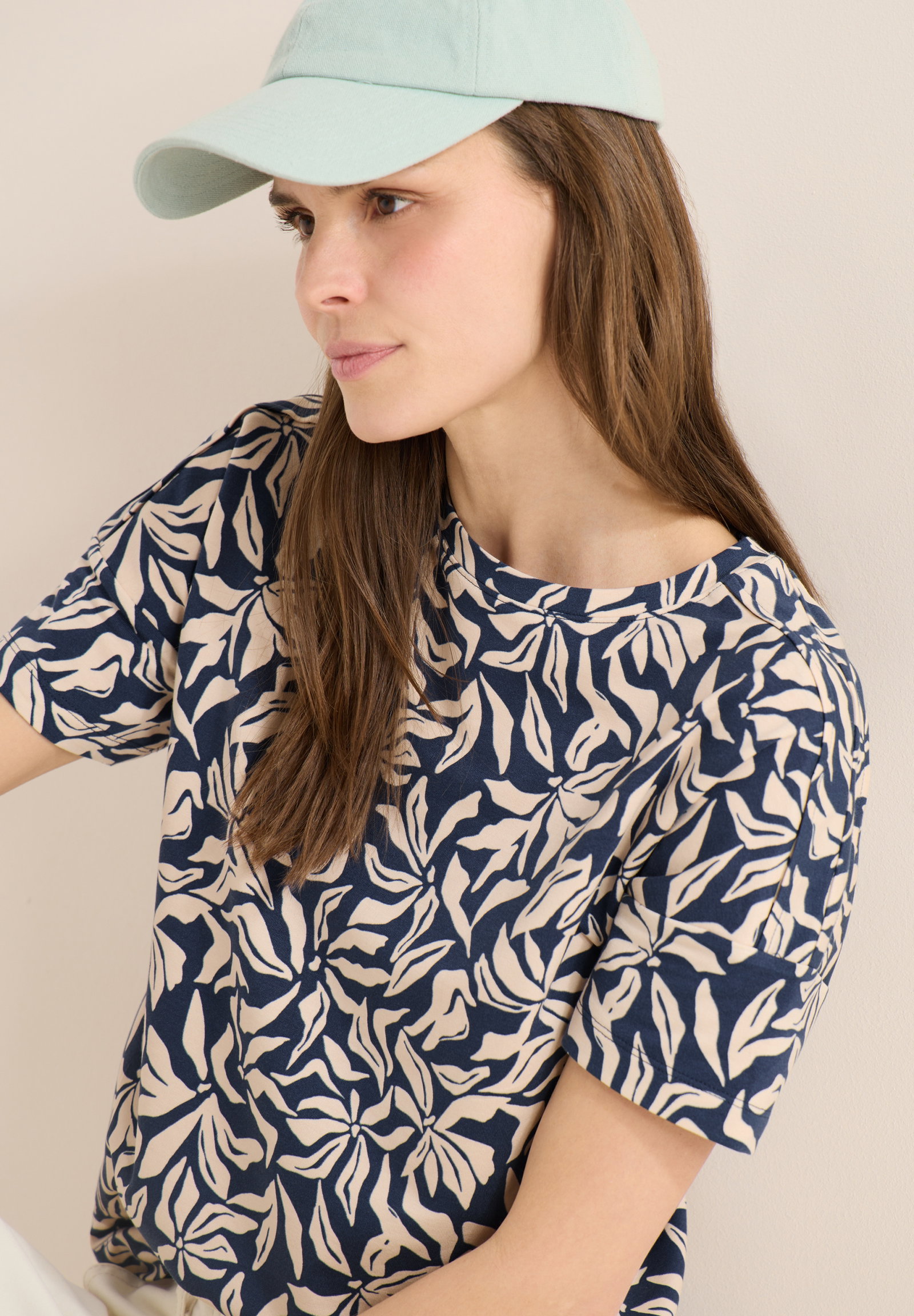 Shirt mit Boatneck und floralem Print #3