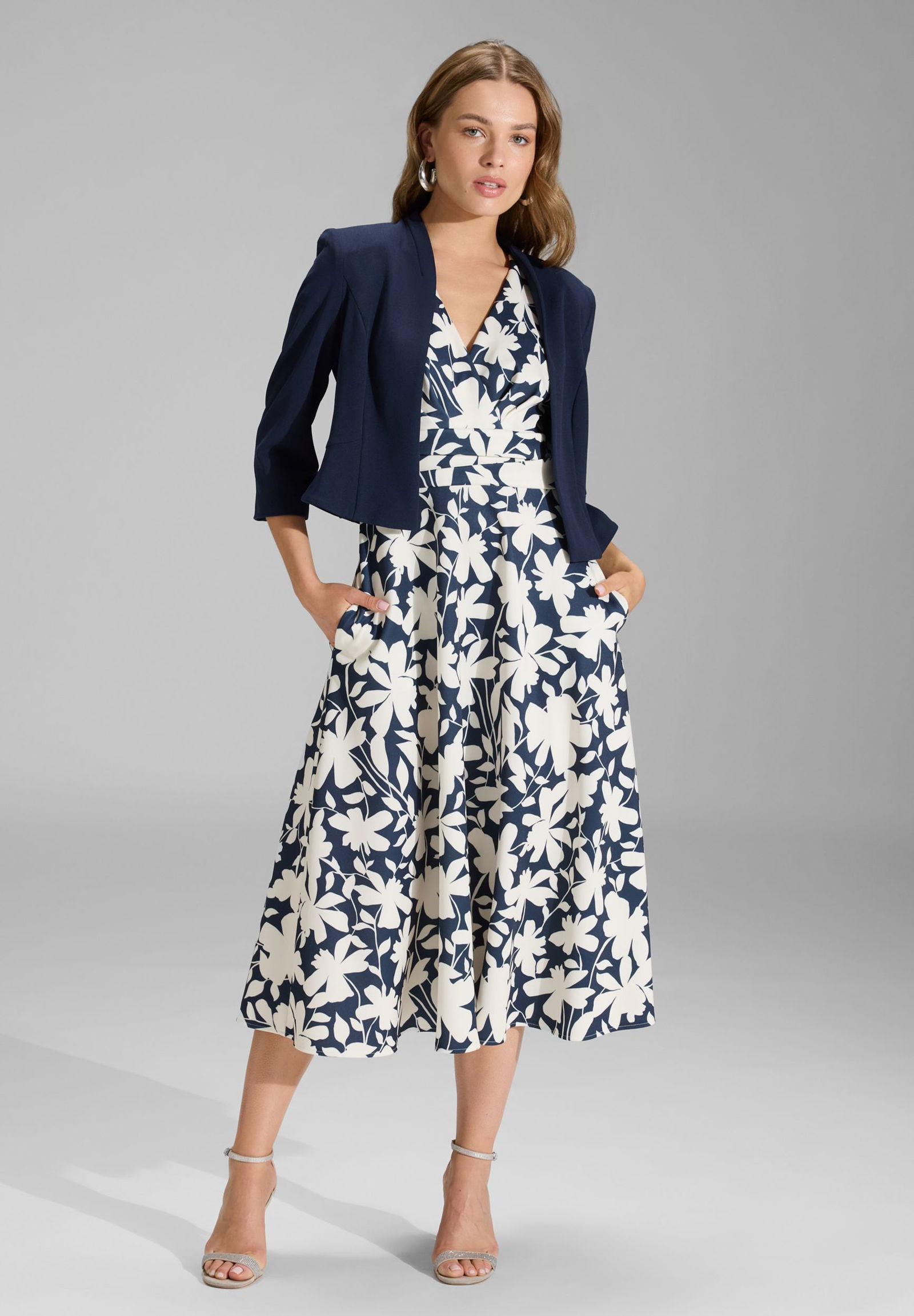 |  Taillierte Jacke aus Jersey Crêpe, black | 38 | navy