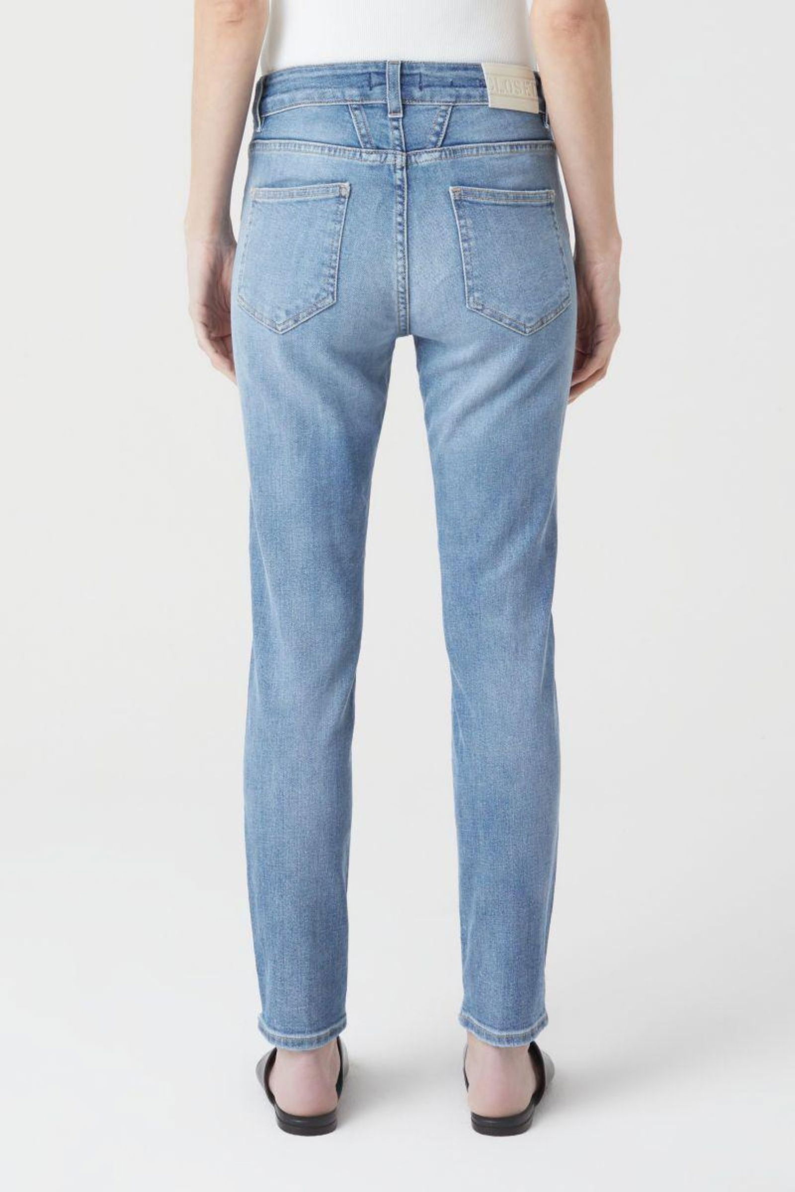 f5721dbc6a57c28c1c8b87c8fa084620 Closed Skinny Jeans