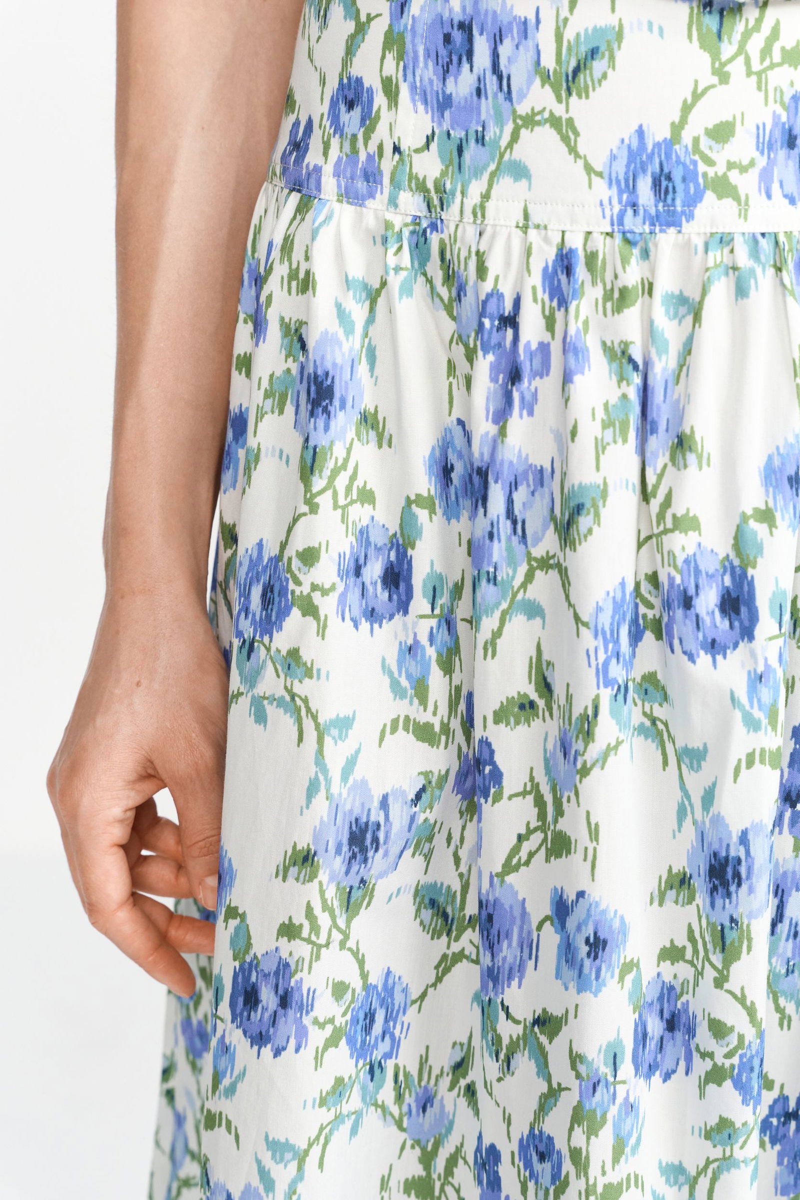 Rich & Royal |  Rich & Royal Maxirock  | 38 | palace blue