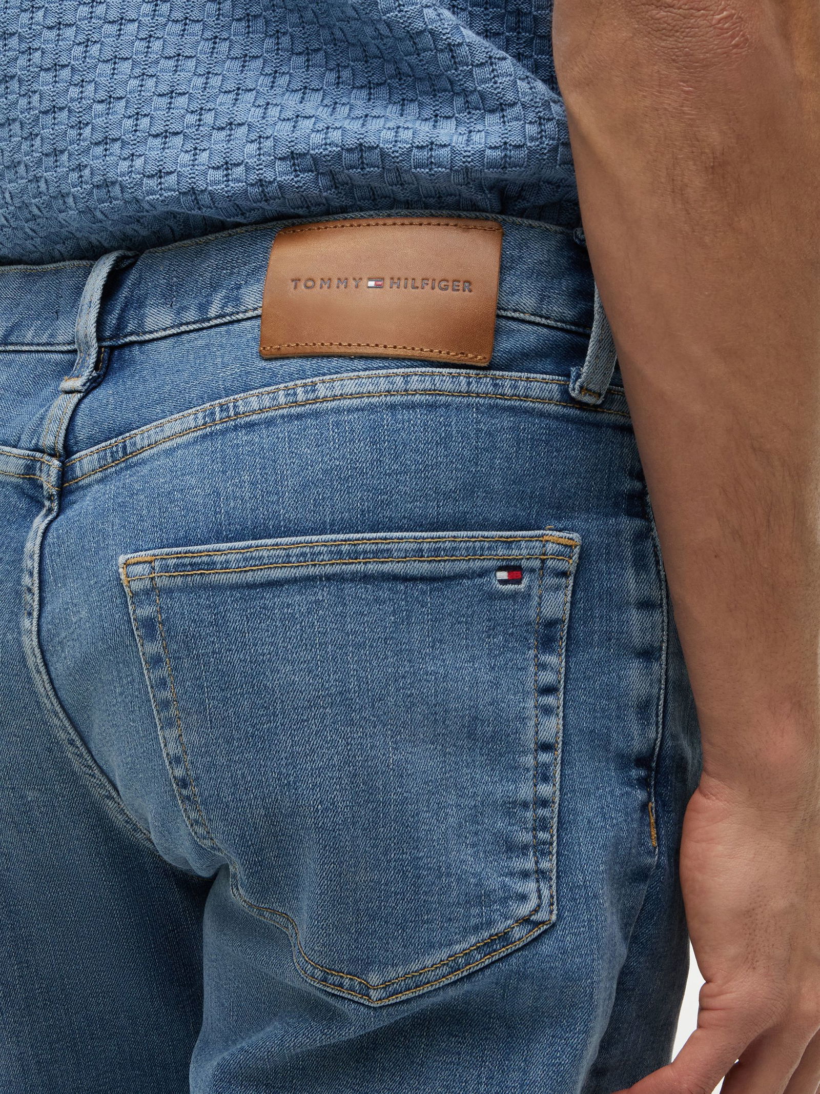 Tommy Hilfiger |  Tommy Hilfiger Straight Leg Jeans  | 36/32 | light blue