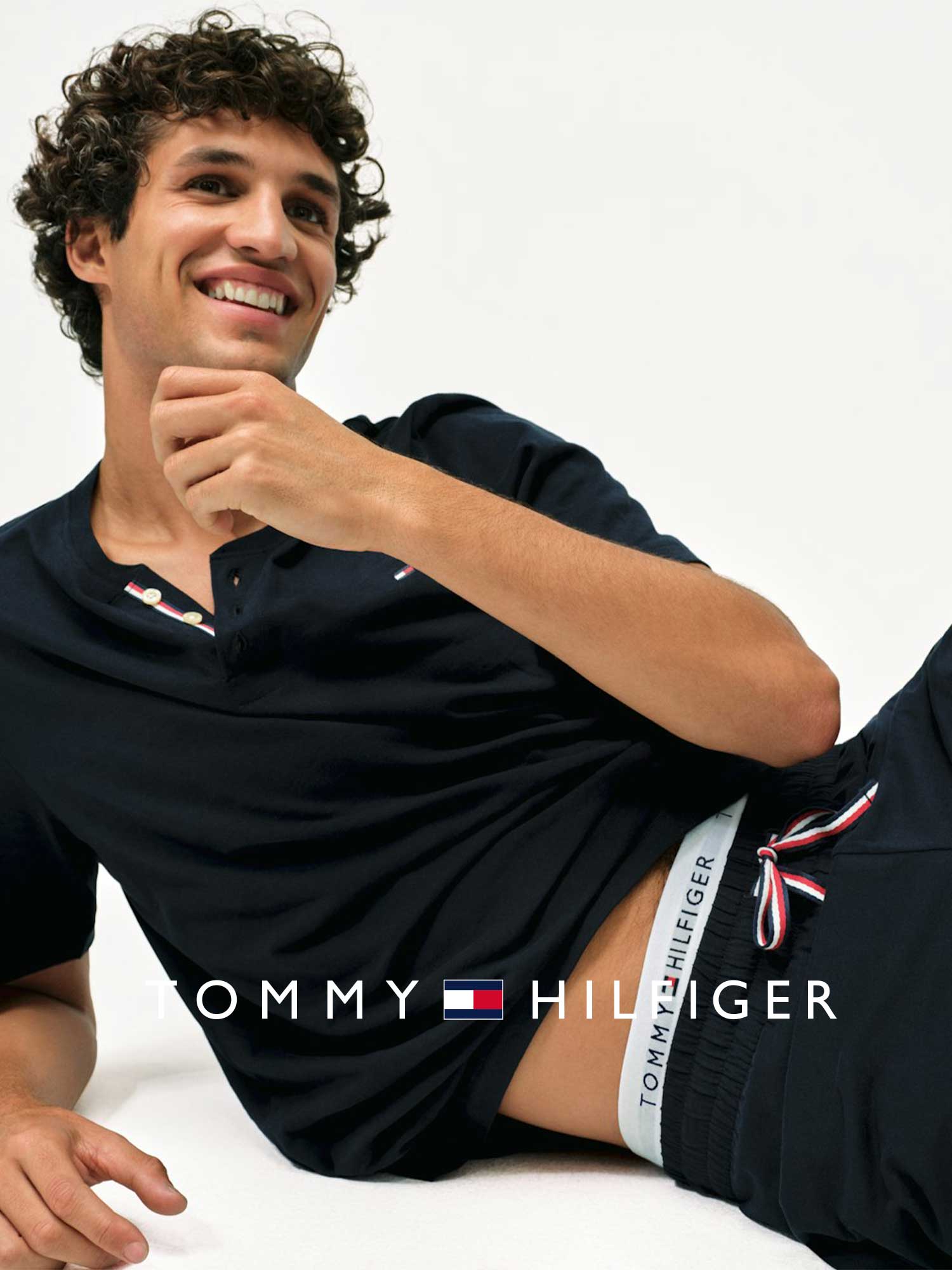 tommy-hilfiger-tommy-hilfigermodekleinwaschebannerherr-modehausheinze-waldeckfrankenberg-frhjahrsmode2025-banner_(2)