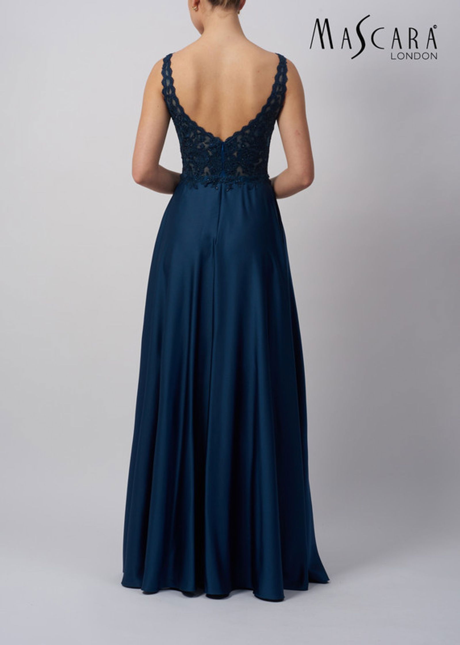 637551dd56f1d295e7e9f6a30728ce14 Mascara London | Mascara London Langes Kleid | 44
