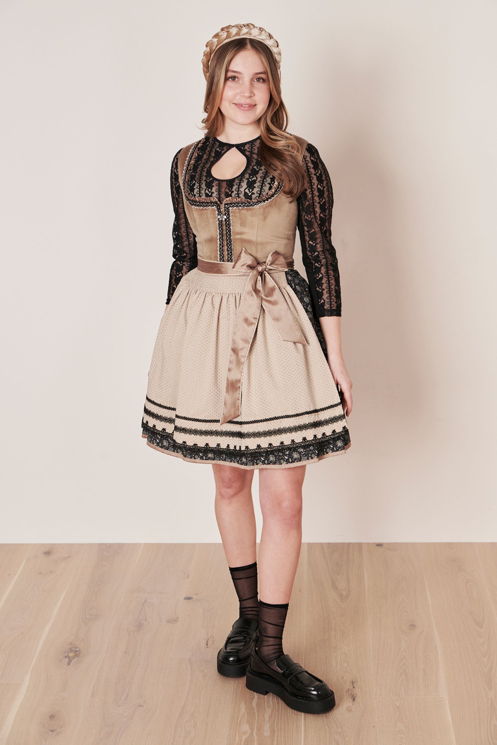 Krüger |  Dirndl kurz | 34