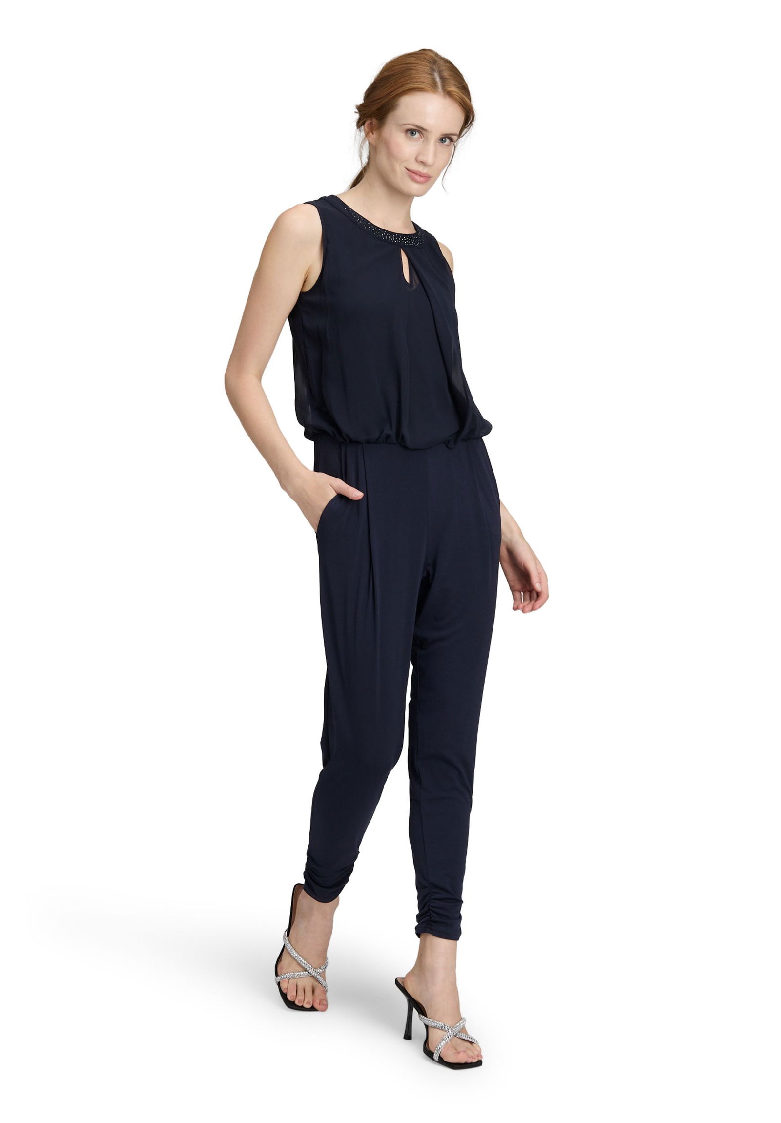 Vera Mont | Vera Mont Overall | 44 | night sky