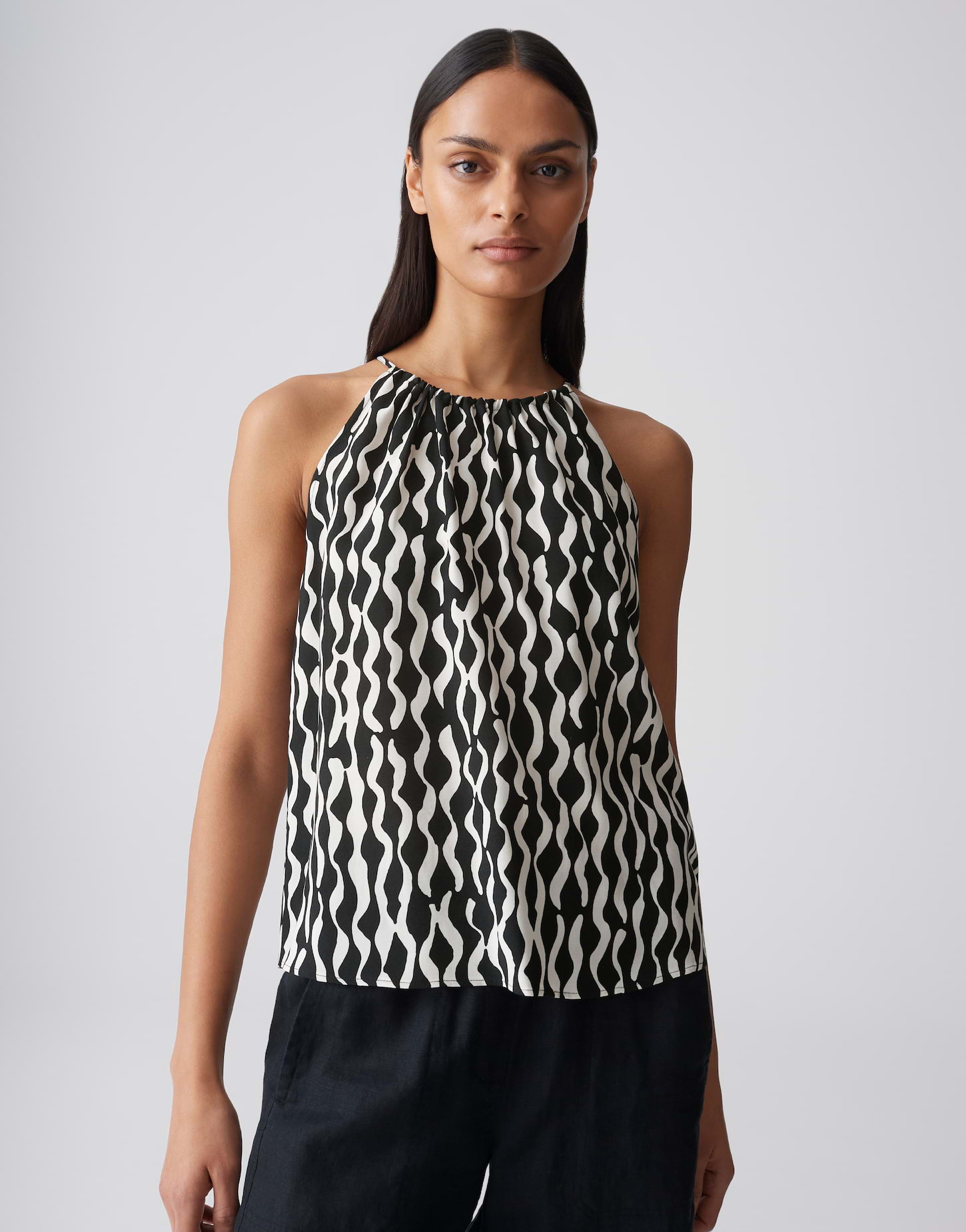 Opus Top Foyage motion #2