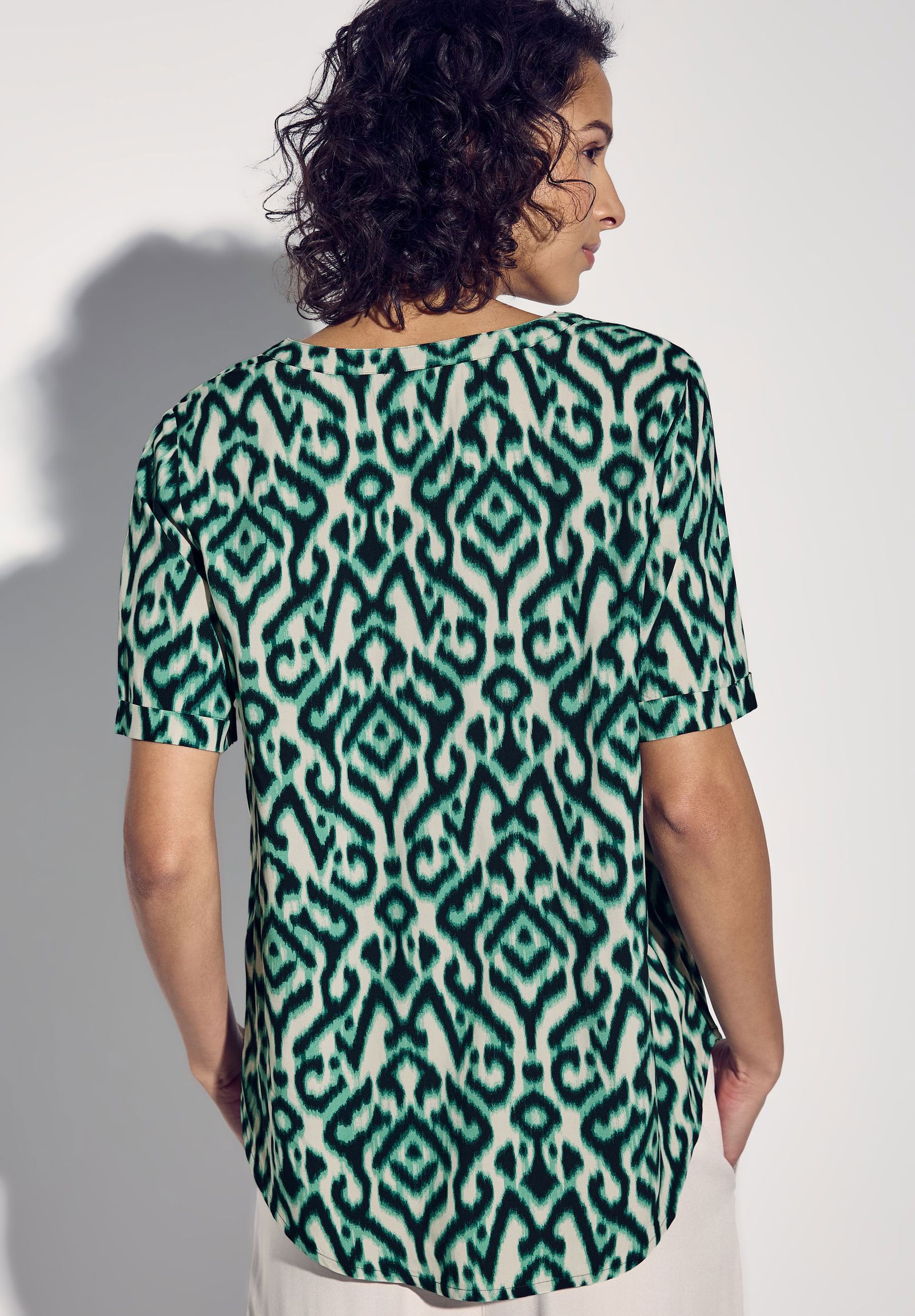  |  Gemusterte Bluse | 42 | hunter green