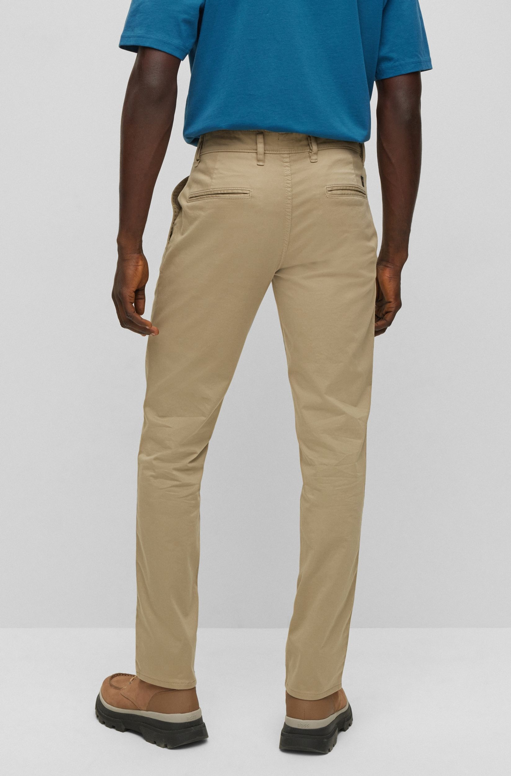 Boss Orange Chino: Eleganter Slim Fit in Pastellbraun