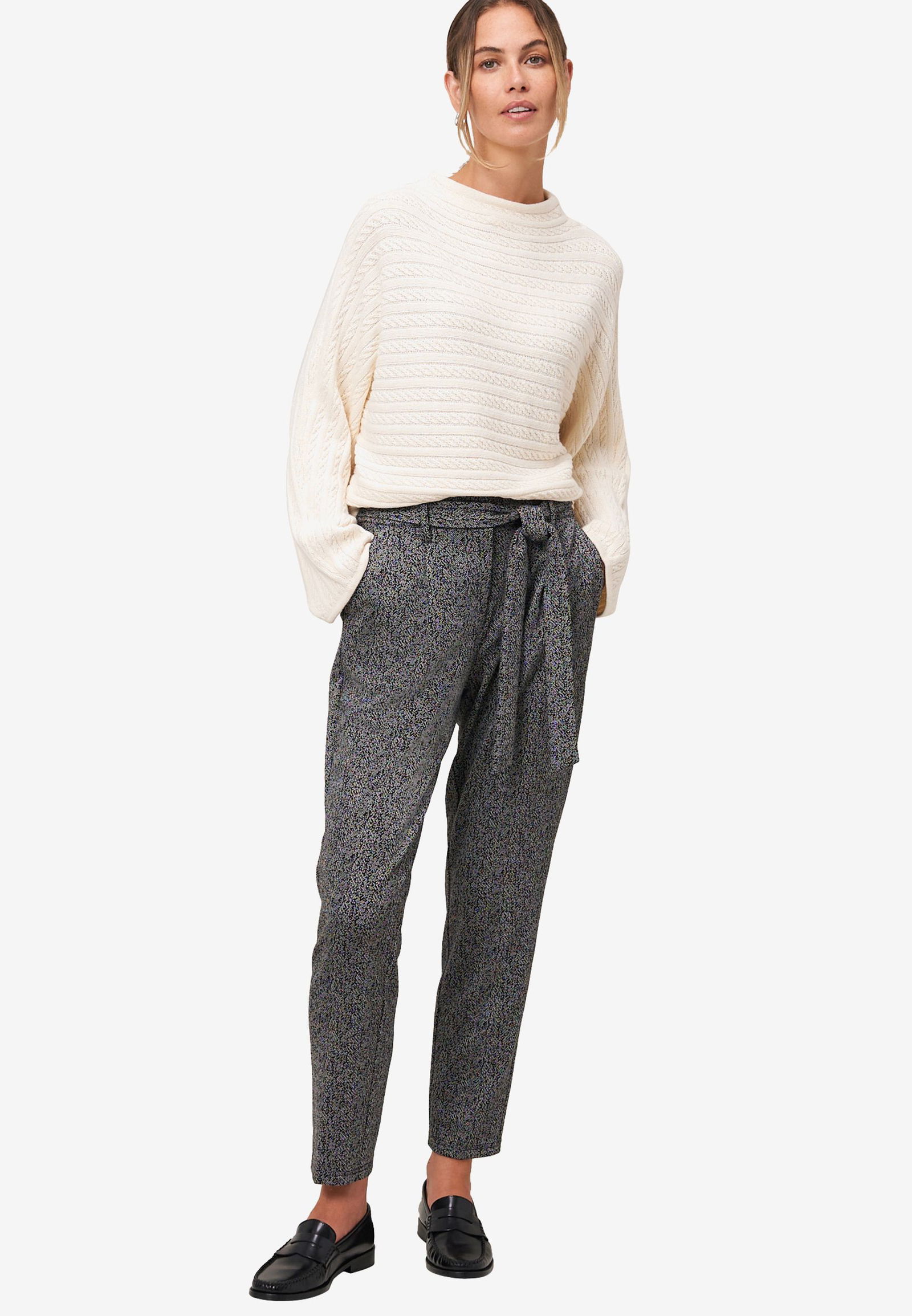 Zero |  Zero Schmale Hose  | 42 | blackcream