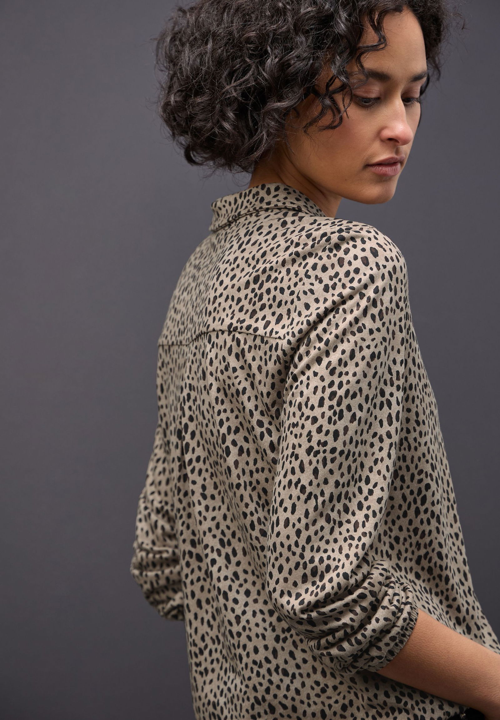  | LTD QR printed jersey blouse w, sanded beige | 42 | 4565_36871