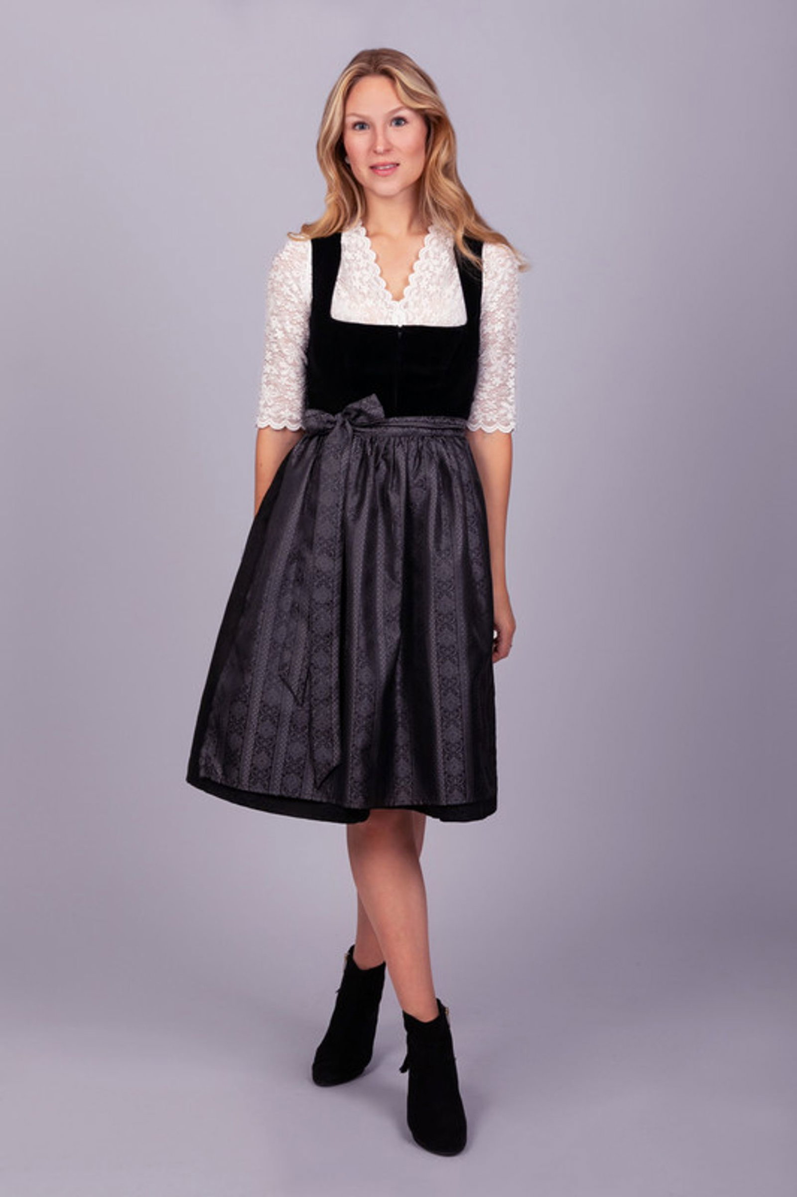 Edelnice Dirndl "Evi" #1