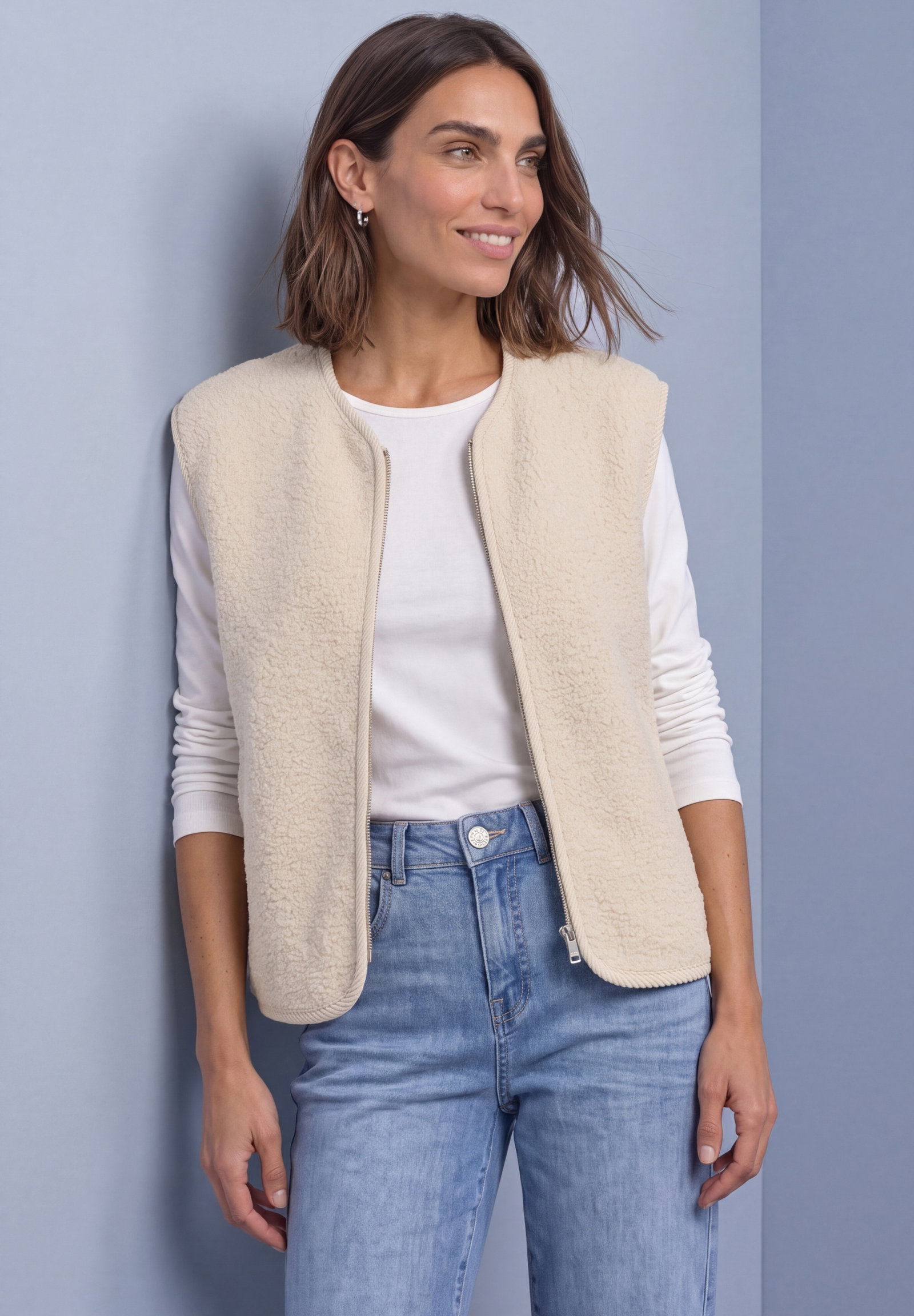 Short Teddy Vest w. Corduroy D, soft fawn beige #3