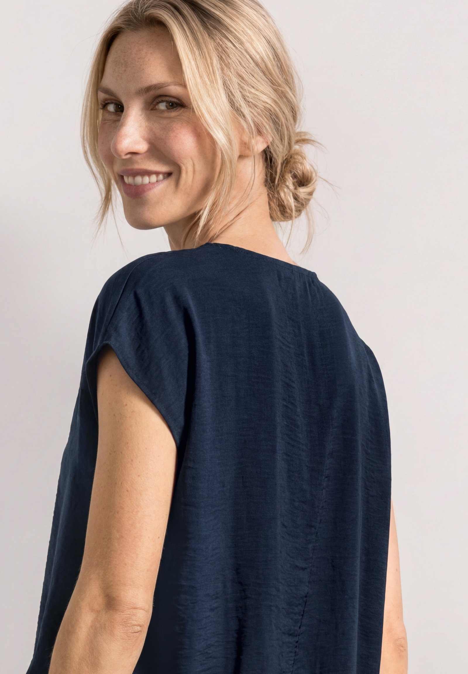Shirtblouse w buckle detail, darkest blue #6