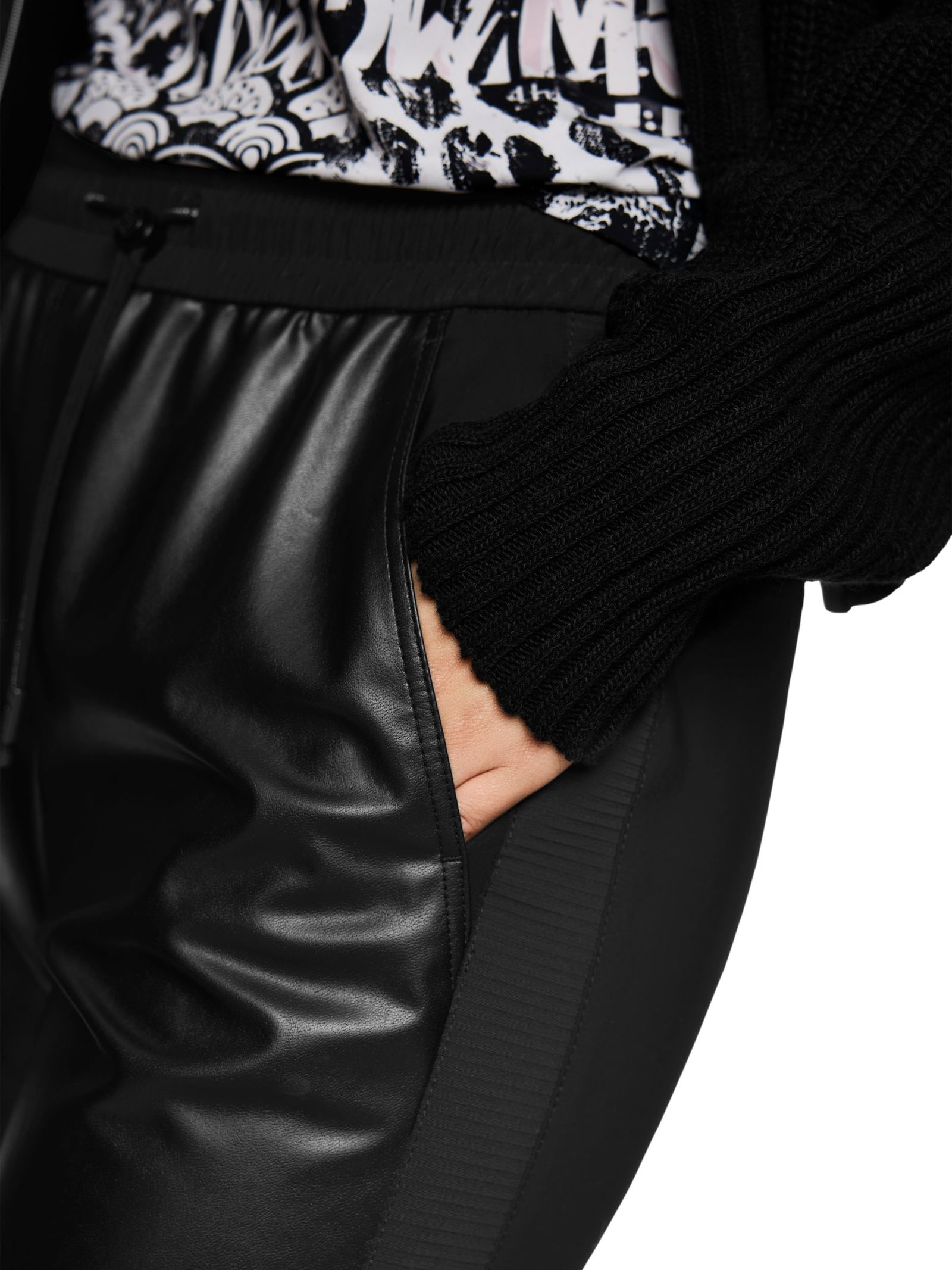 9c4ddedd34c62cd2f6a73261cb8dd4d9 Marc Cain Sports |  Marc Cain Sports Joggingpants  | 46 | black