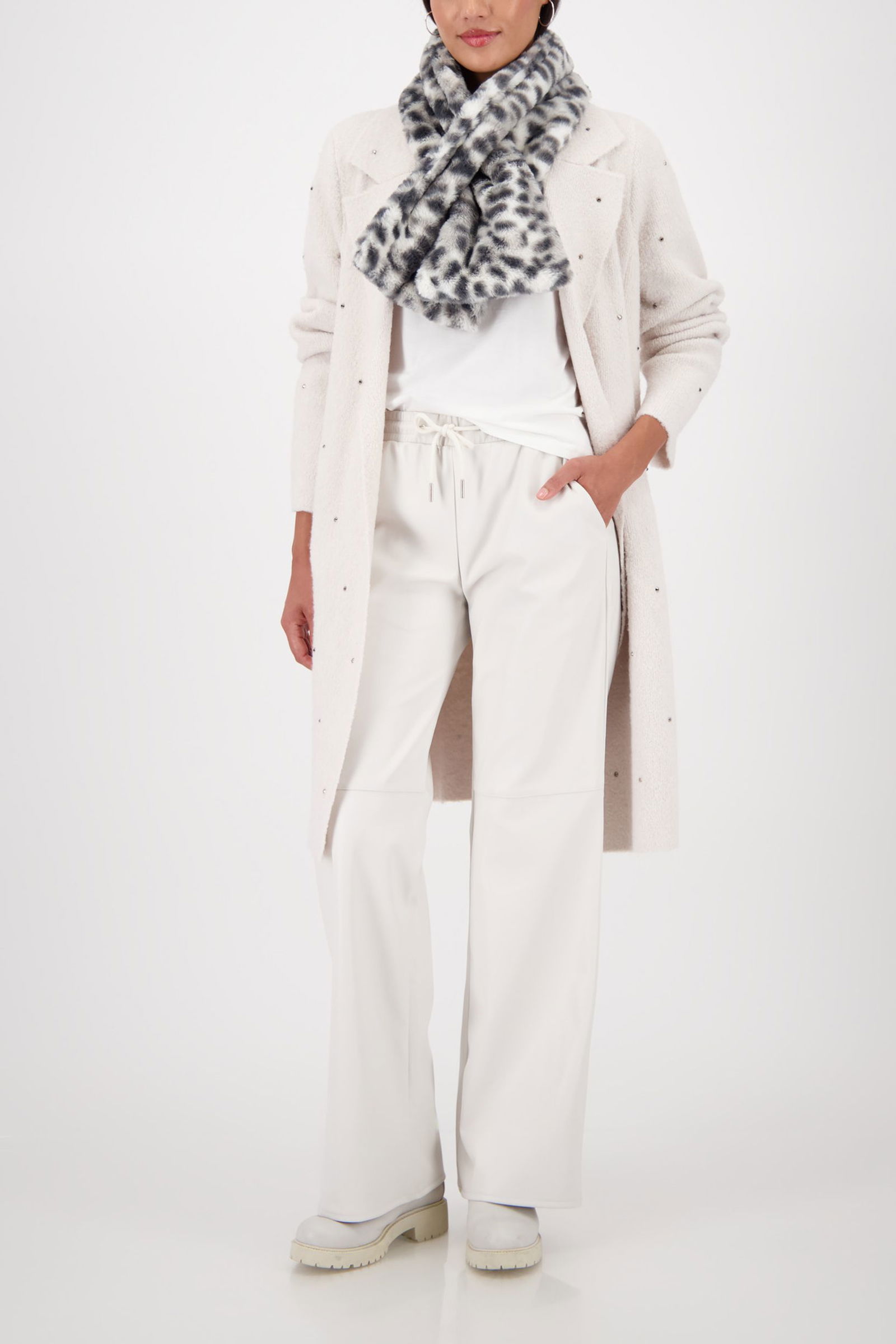 Monari |  Monari Tuch  | OS | schwarz gemustert