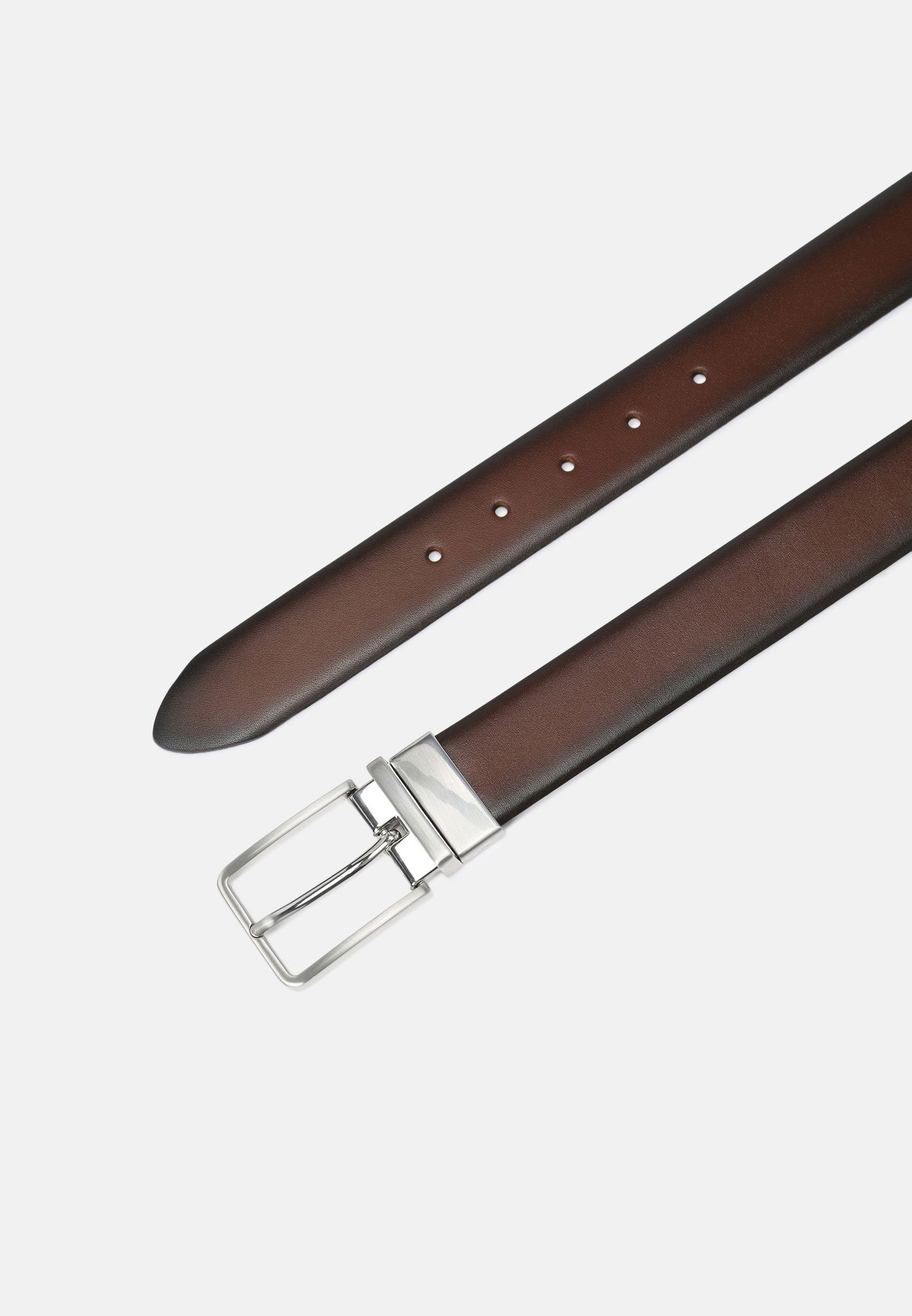 4fc91a74972e71100119c180a534c3ef Lloyd Gürtel