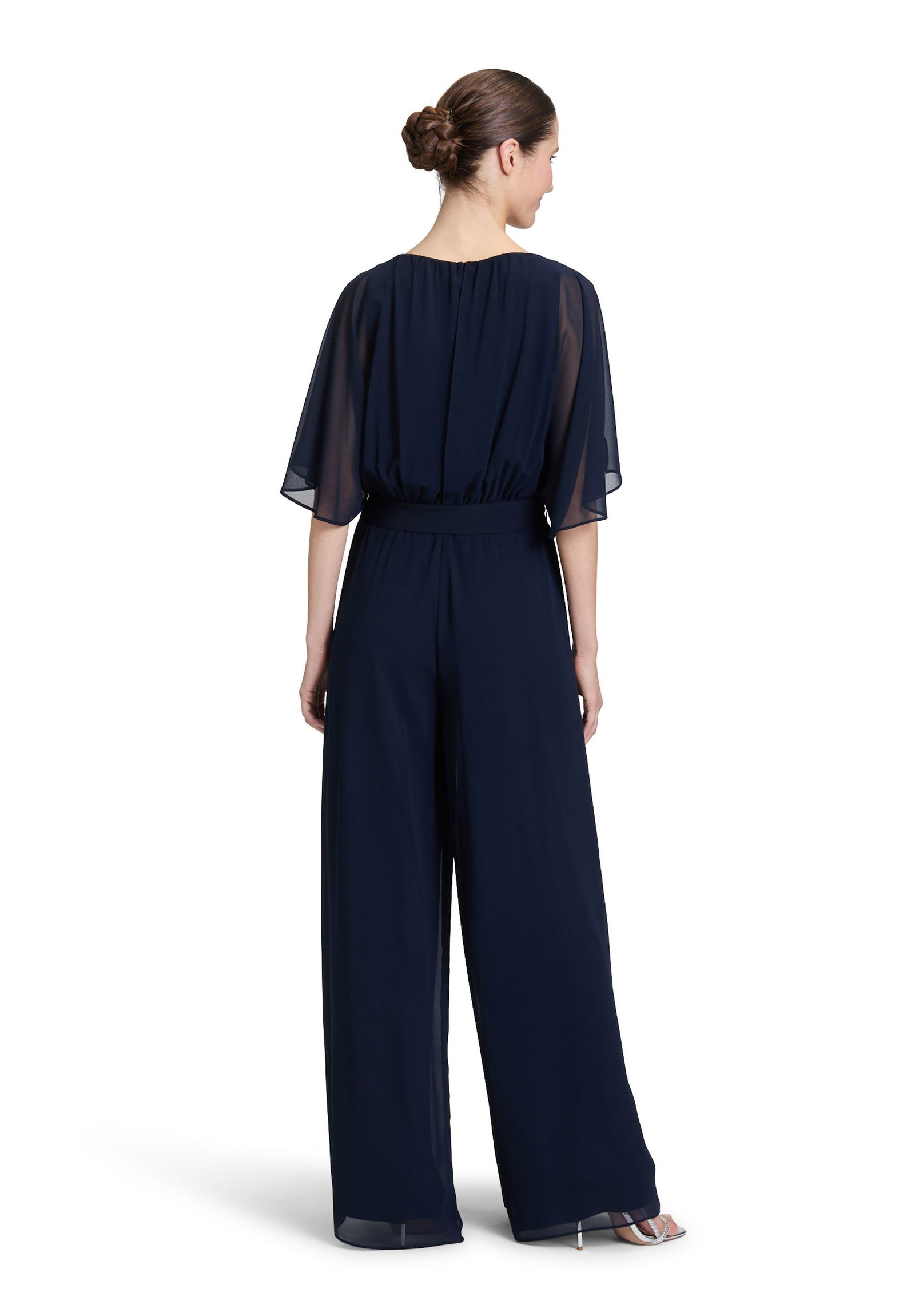 Vera Mont |  Vera Mont Overall  | 38 | night sky