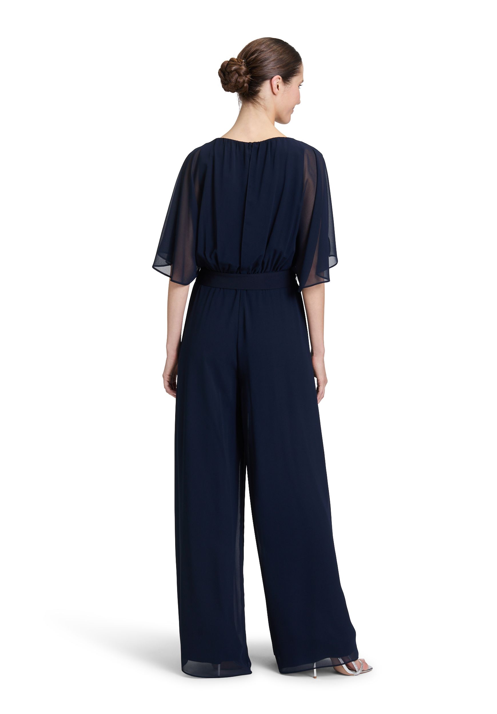Vera Mont |  Vera Mont Overall  | 38 | night sky