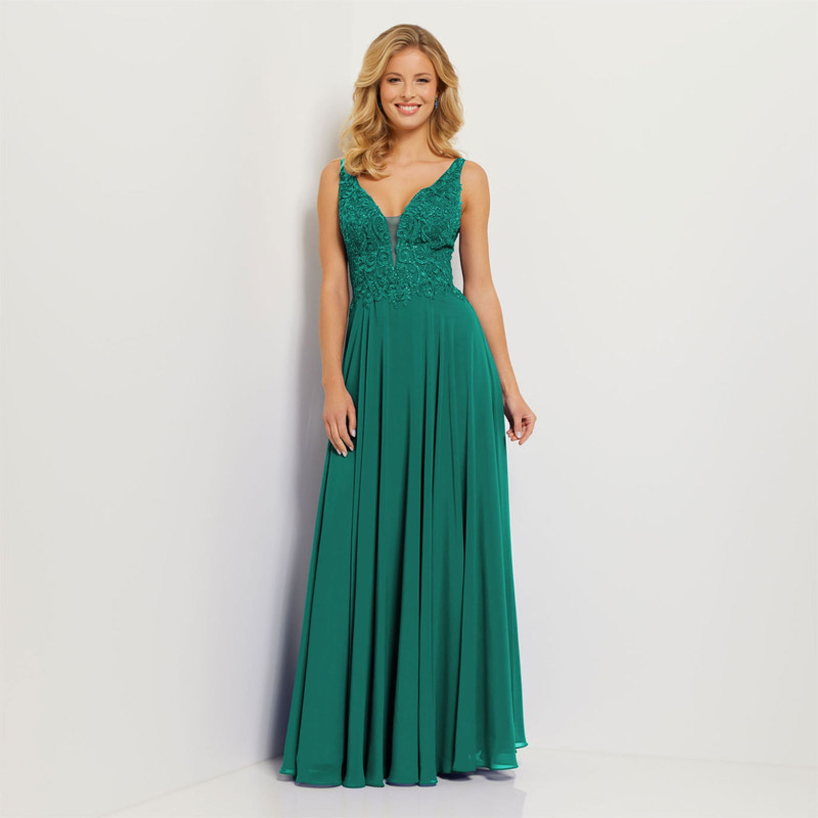 4055e7fe18038804b876c06b7935871a Luxuar | Luxuar Langes Kleid | 52 | 3746 / 5112