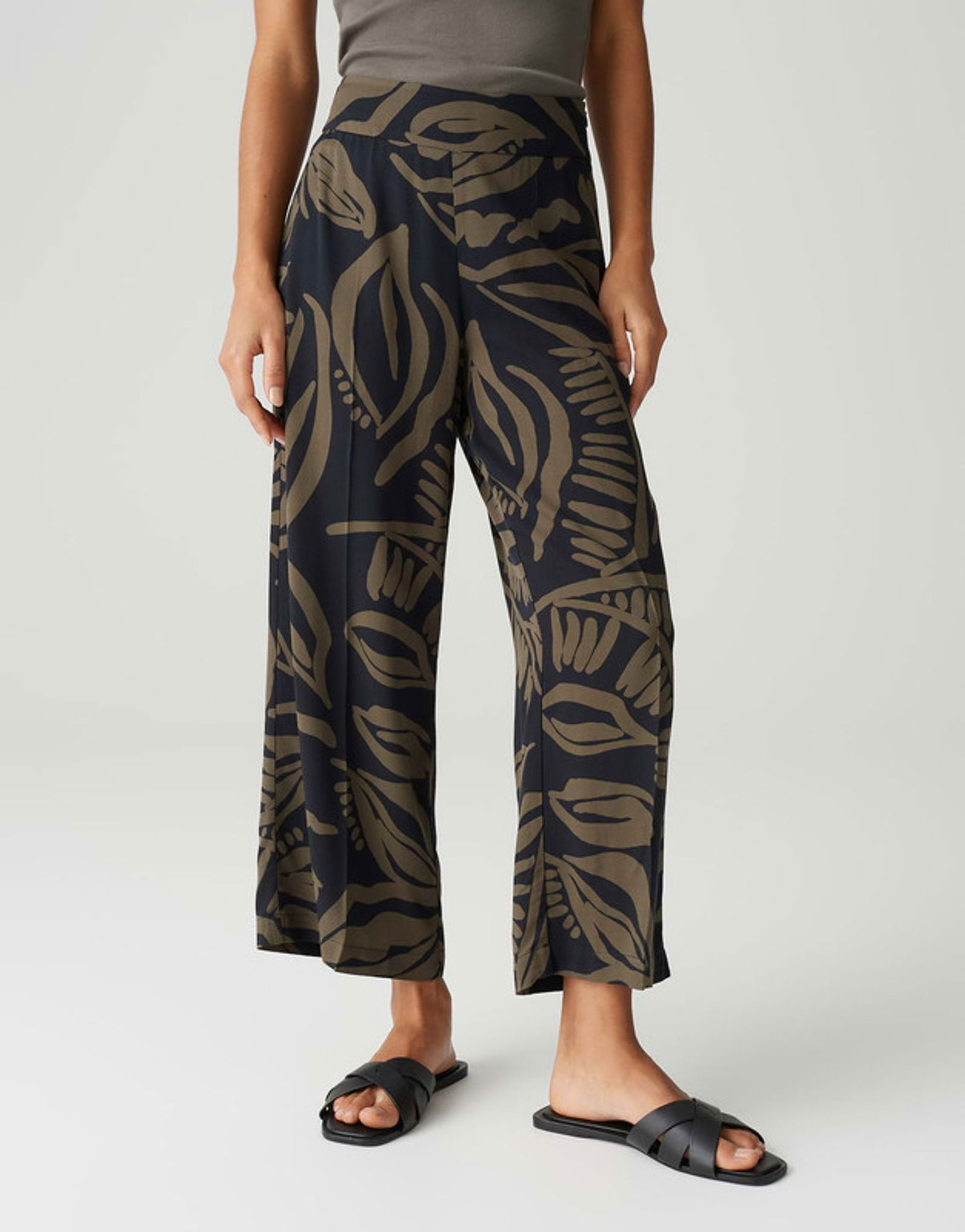 0dcec252163a5058c841daf3b10f2a68 Opus |  Misha tropical | 36 | coal blue