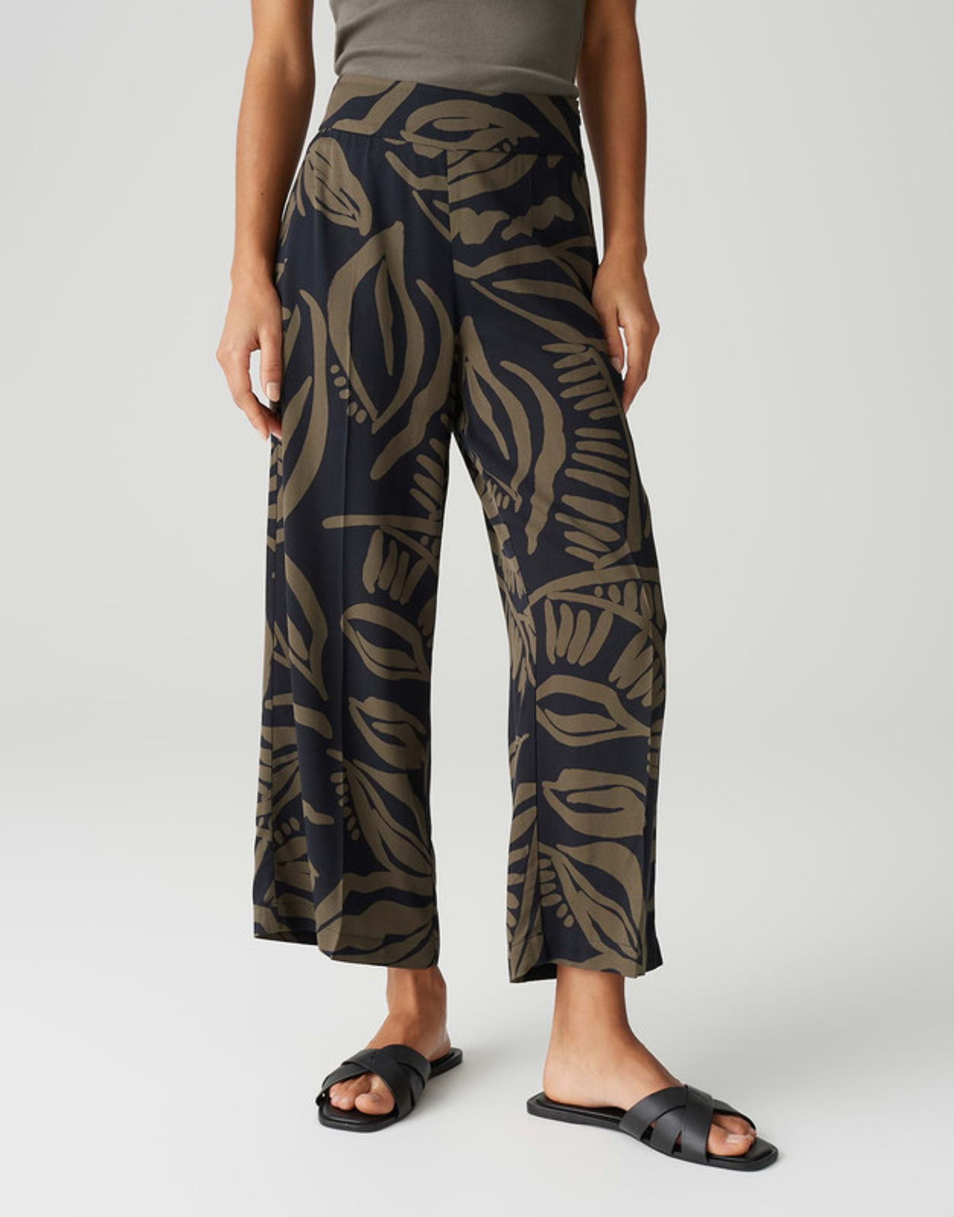 Opus |  Misha tropical | 36 | coal blue