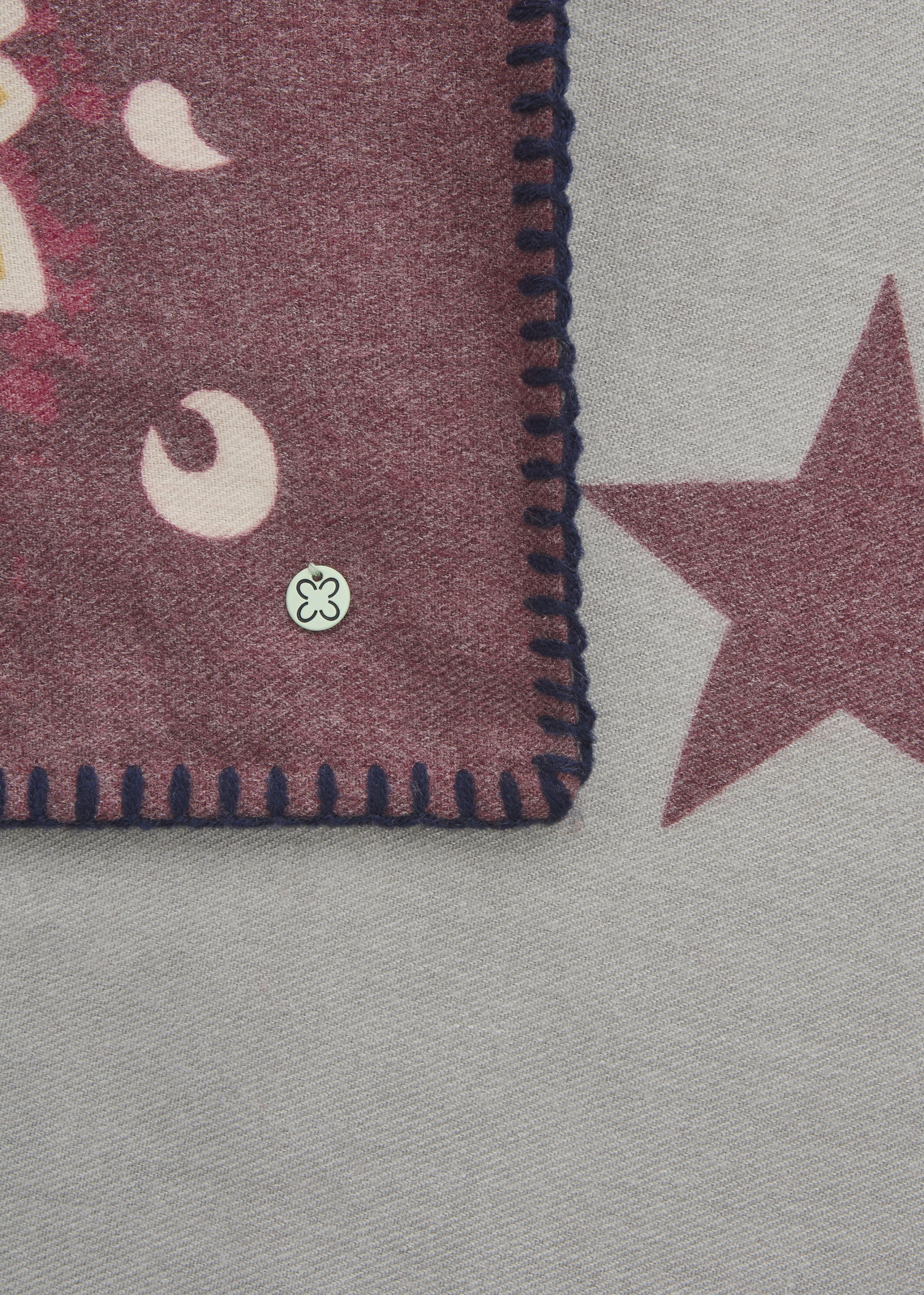 PRINTED TRIANGLE POLYESTER/VISCOSE PAISLEY STARS rot-126X126X185CM, rot #1