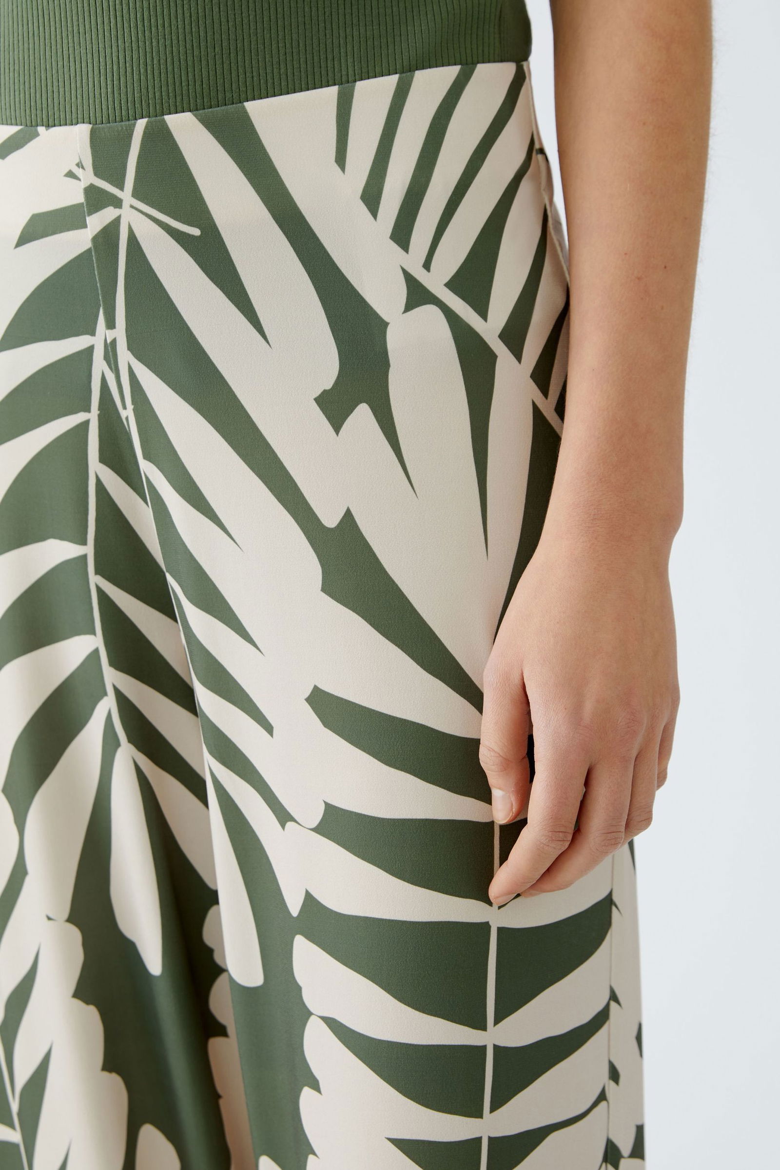 Oui | Oui Schmale Hose | 42 | green white